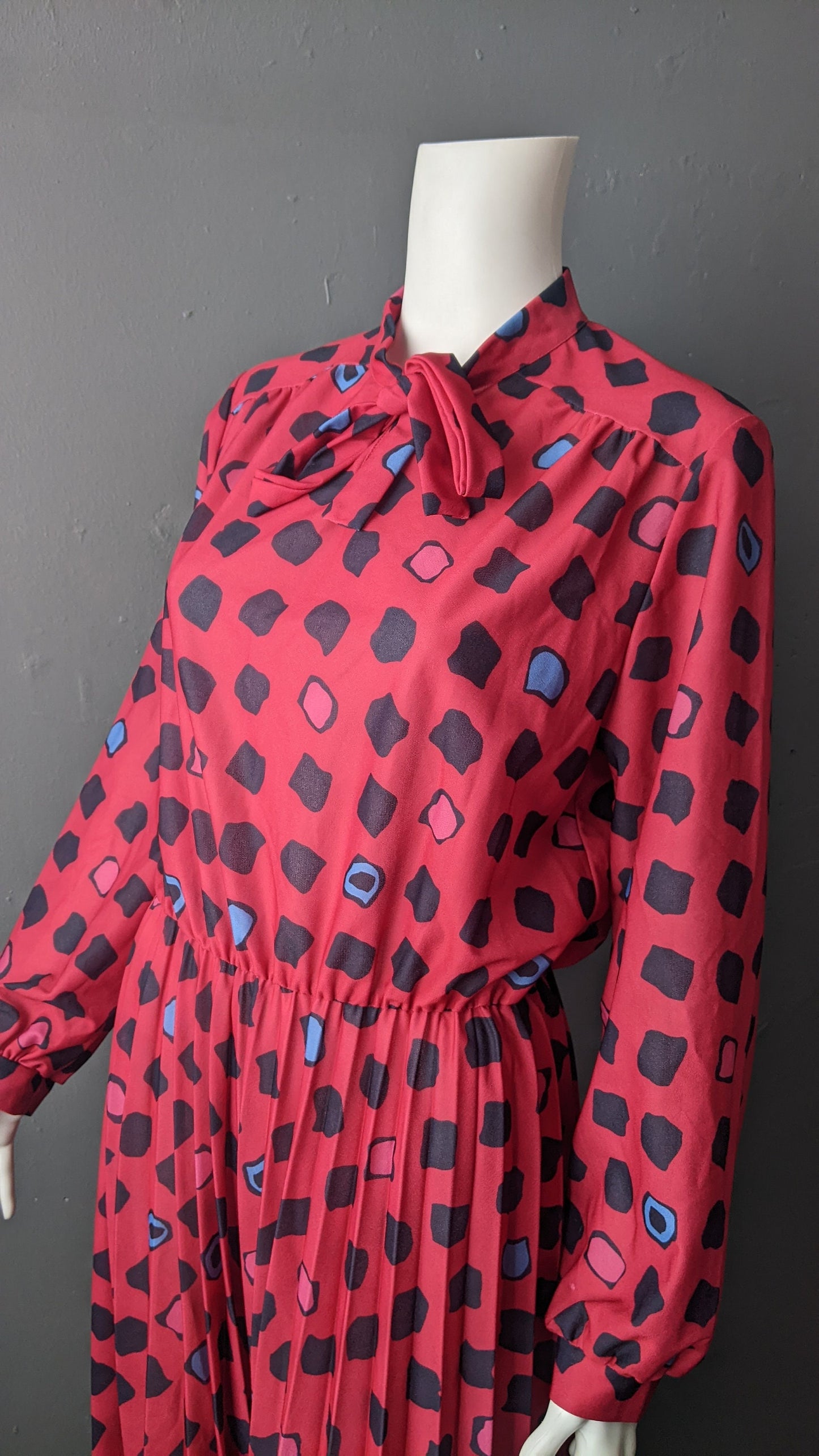 80s Raspberry Spot Day Dress, Summer Pleated Pussy Bow Dress, Size Medium