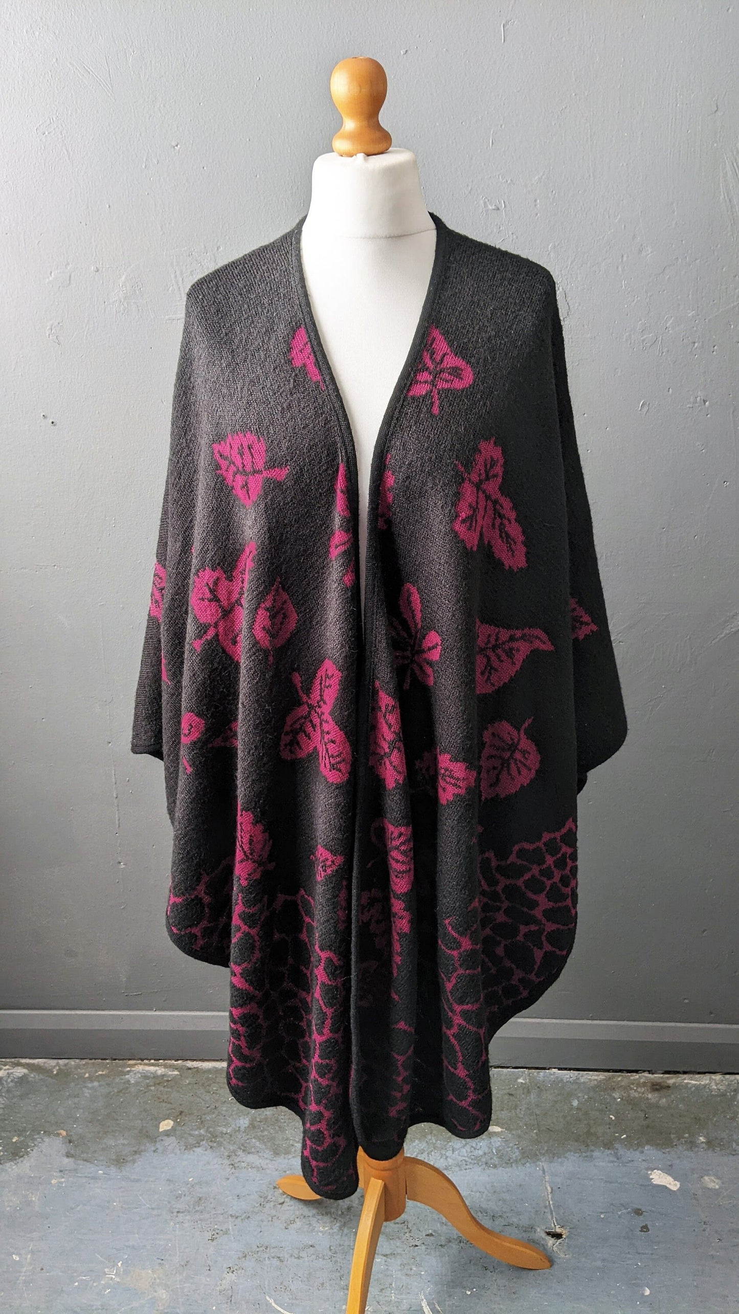 Vintage Cerise Leaf Shawl Cape, Autumnal Falling Leaves Knitwear