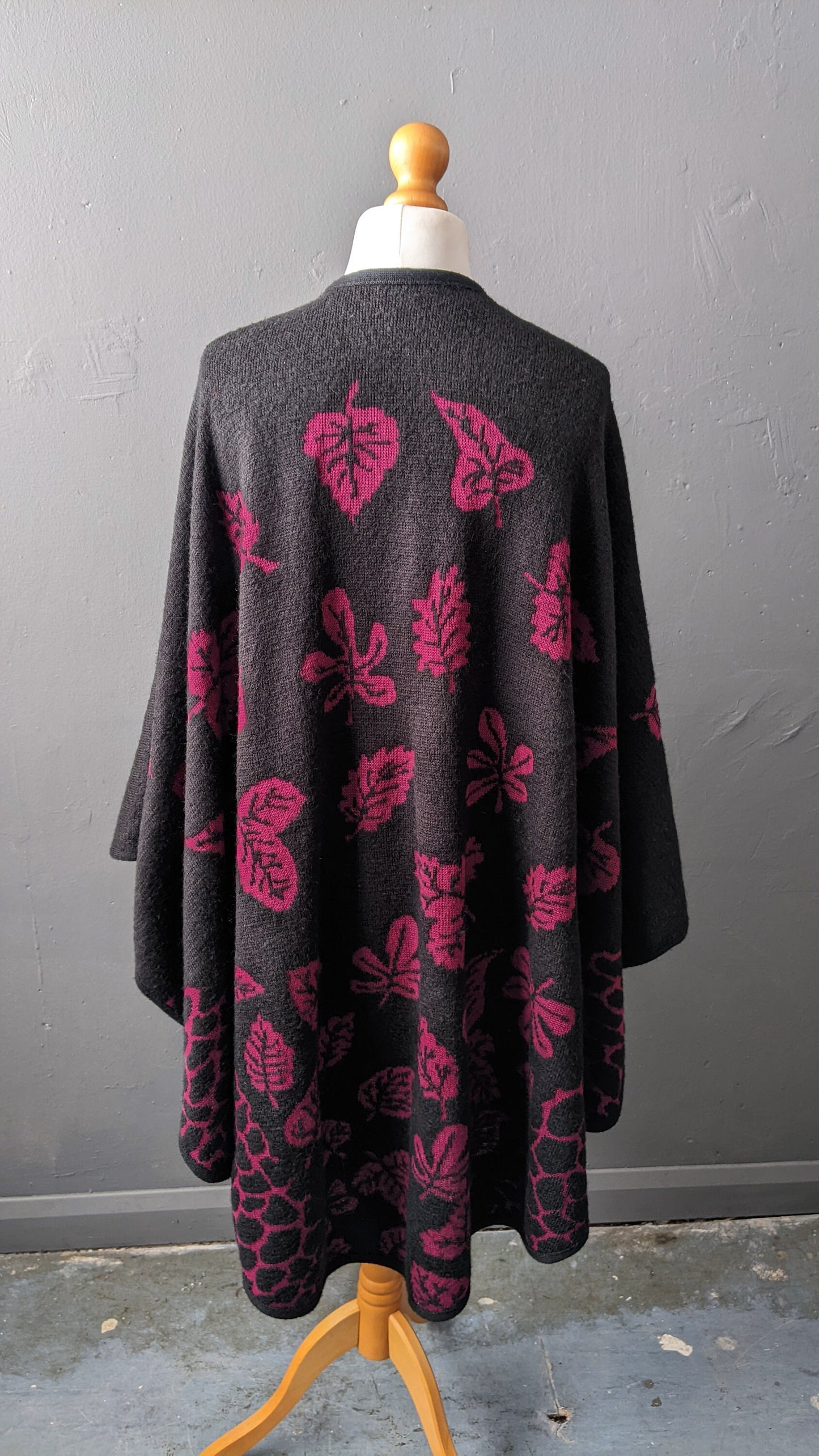 Vintage Cerise Leaf Shawl Cape, Autumnal Falling Leaves Knitwear