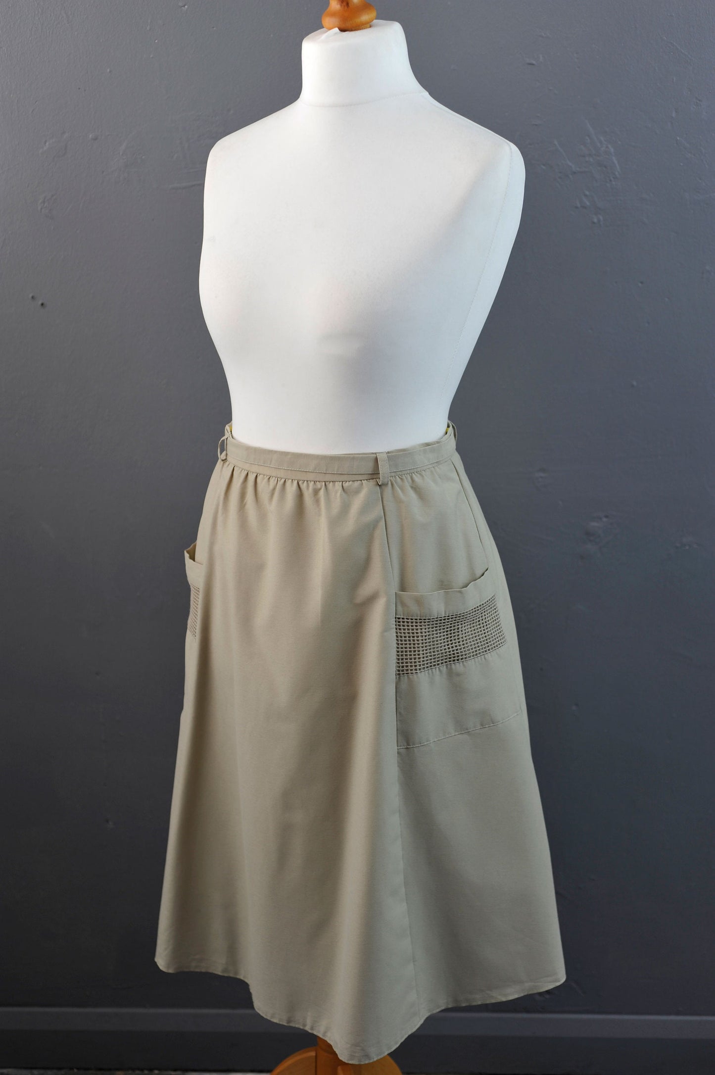 New Wave Minimalist 80s Skirt with Fishnet Pockets by C&A, Size Small Medium