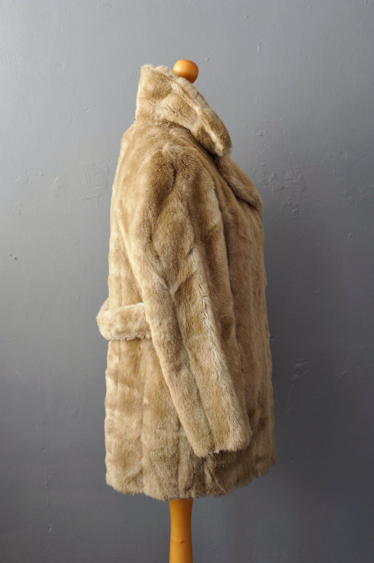 80s Tyber Faux Fur Coat in Honey Blonde, Vegan Winter Jacket, Size Medium