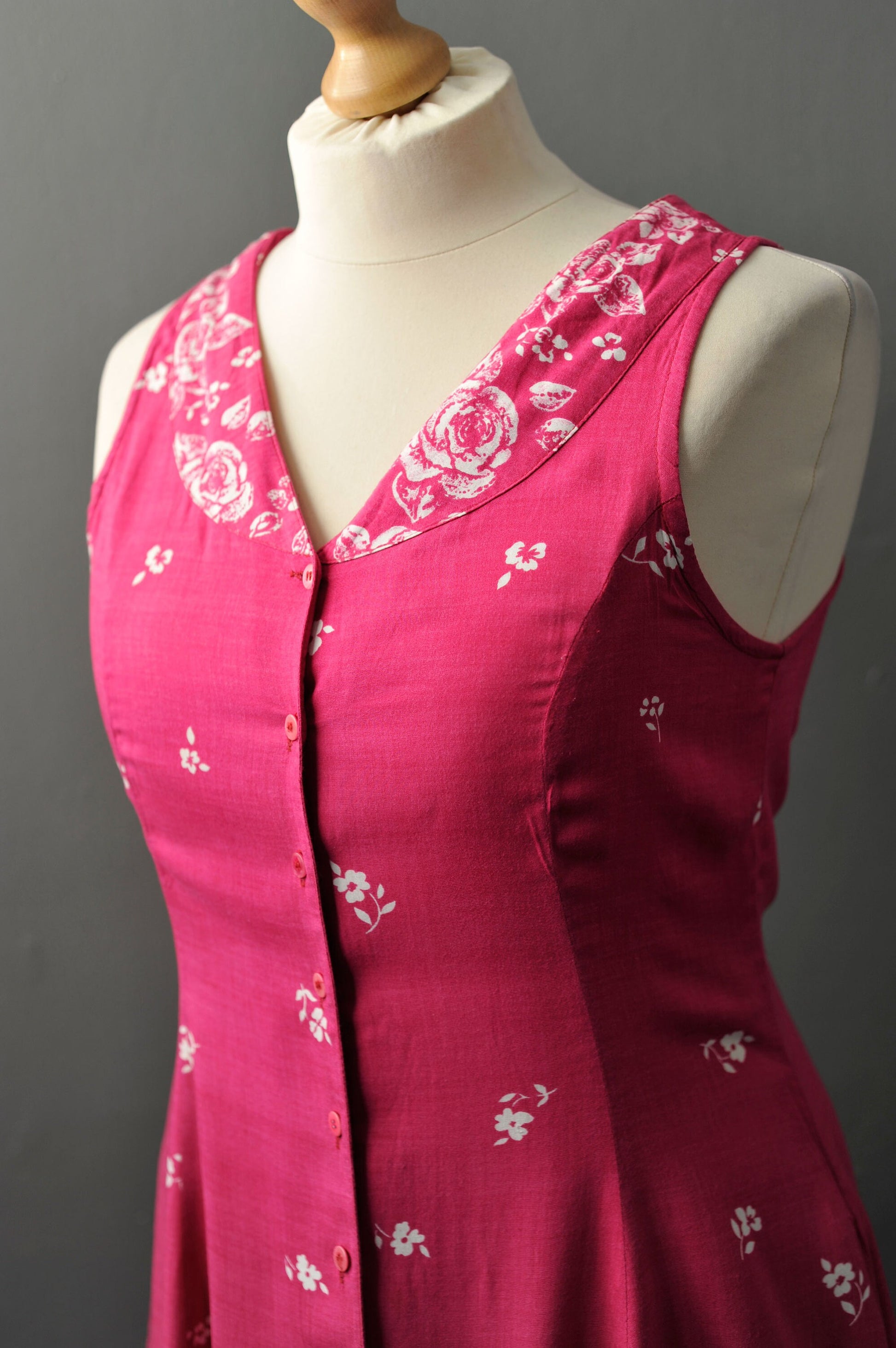 90s Sleeveless Summer Dress Knee Length with Pockets, Size Medium