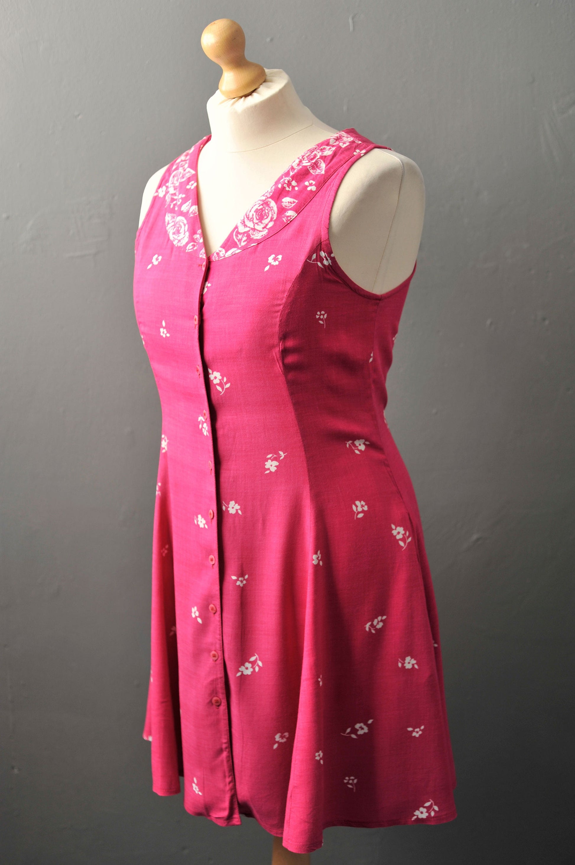 90s Sleeveless Summer Dress Knee Length with Pockets, Size Medium