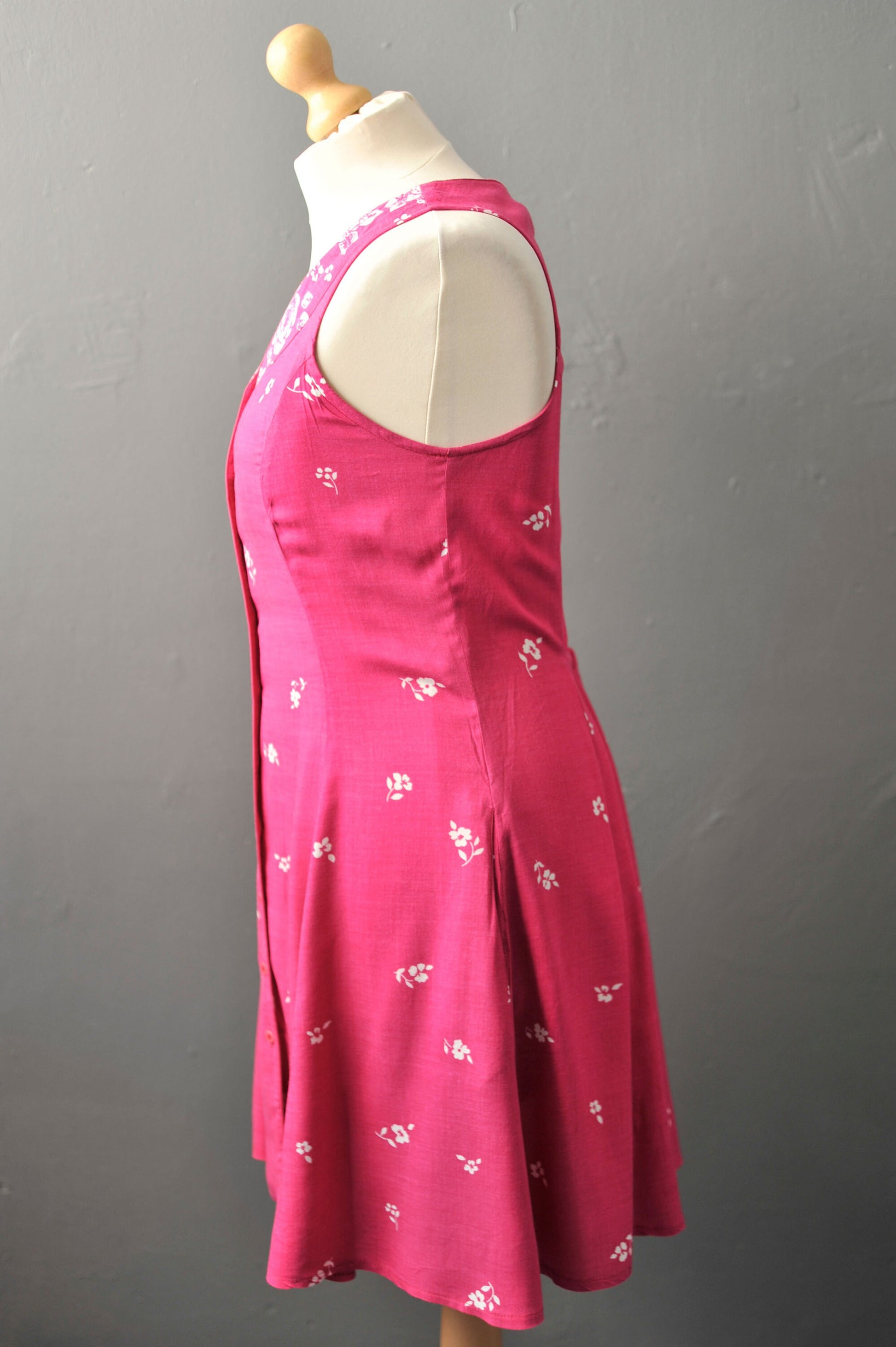 90s Sleeveless Summer Dress Knee Length with Pockets, Size Medium