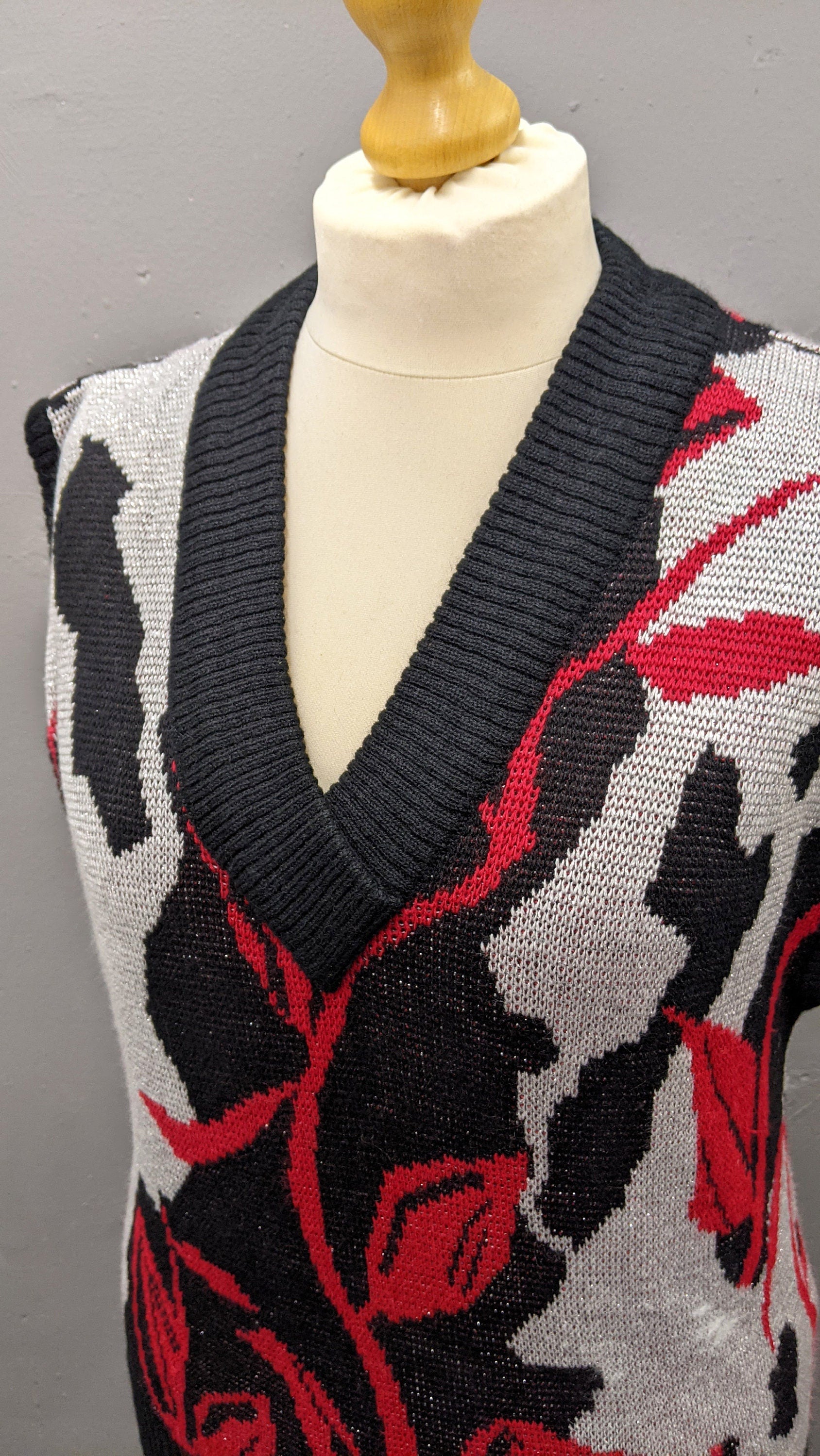 80s Knit Tank Top, Deep V Neck Sweater Vest, Sparkly Metallic Design, Size Medium
