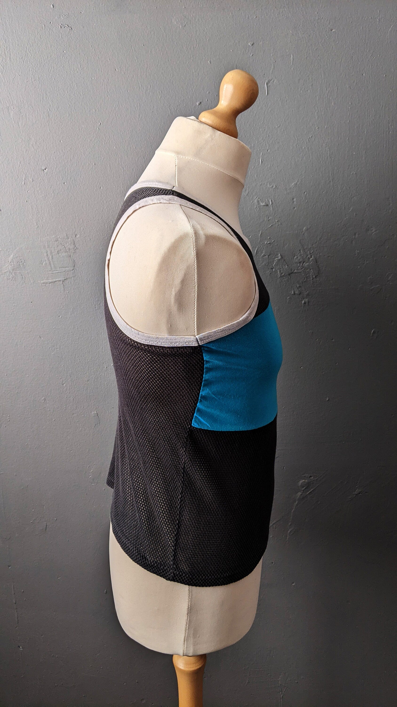 80s Fishnet Baseball Top, Summer Sleeveless Mesh Vest, Size Small Medium