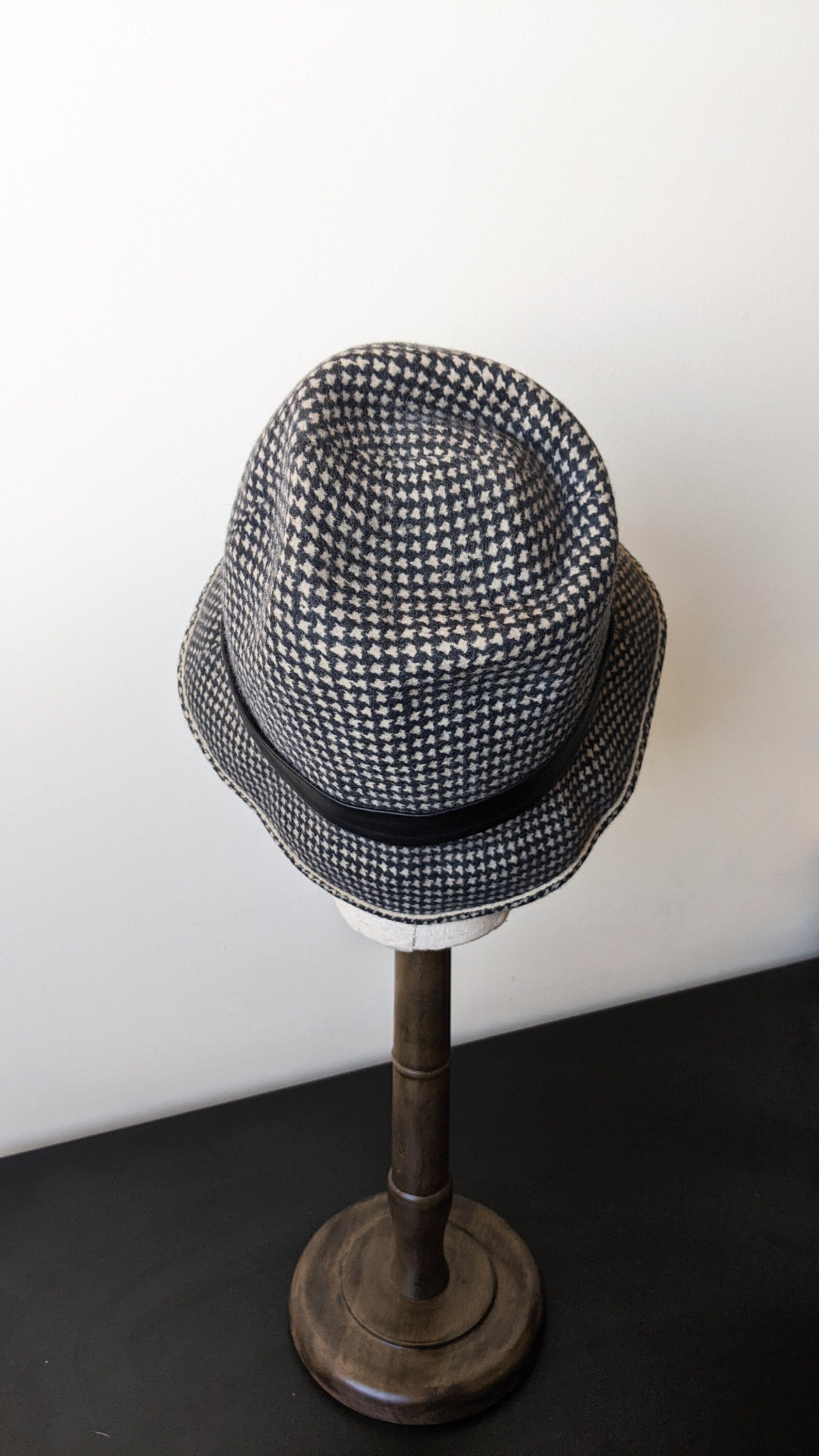 90s Houndstooth Felted Bucket Hat, Size Small