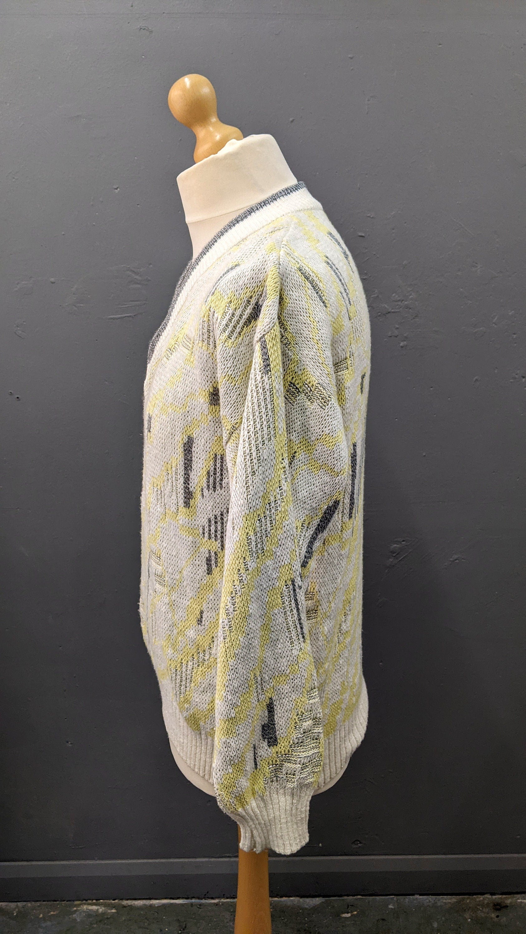 80s Pale Cotton Blend V Neck Pullover by Angelo Litrico, 46 Chest