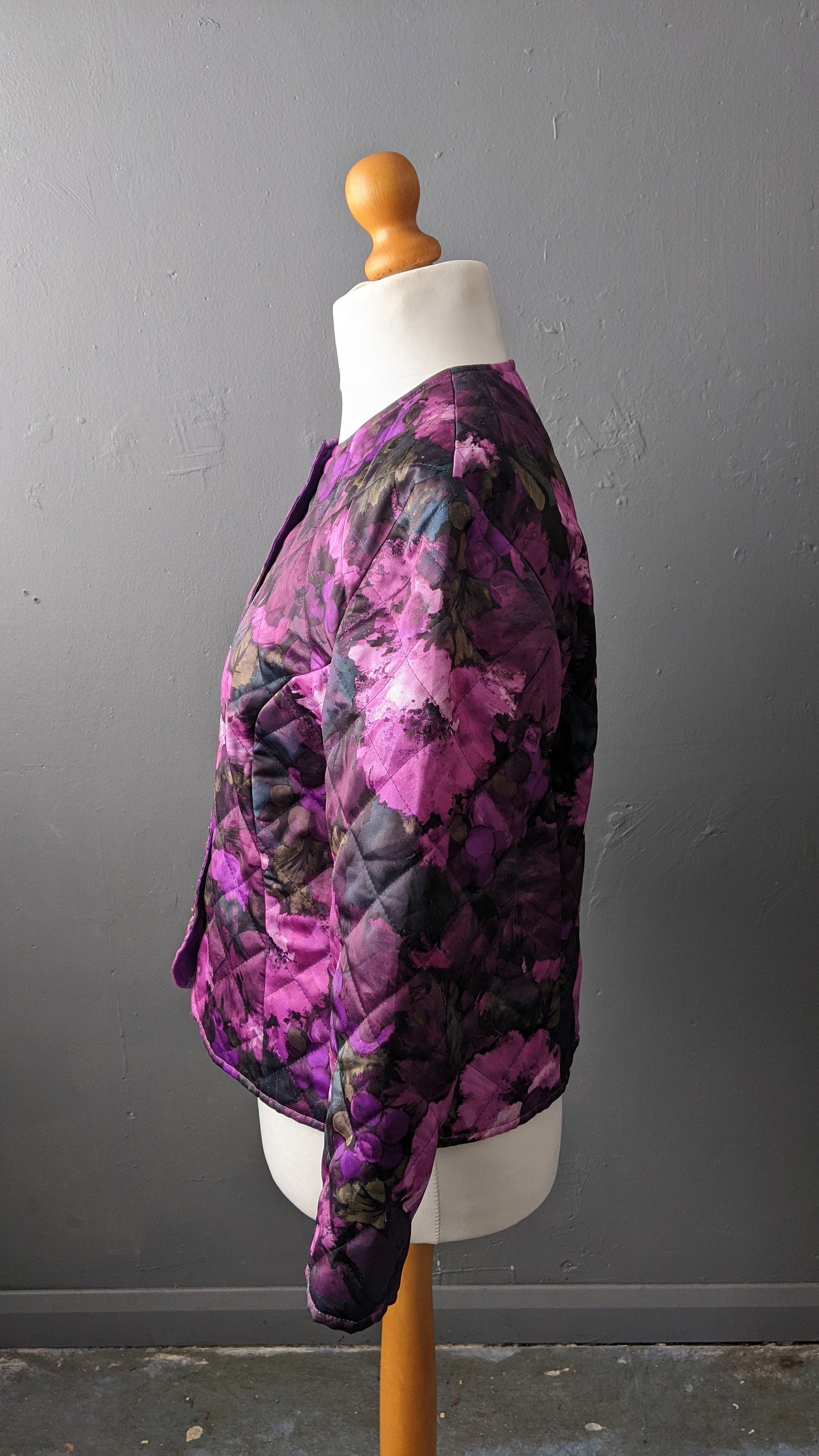 80s Purple Flowers Quilted Jacket, Collarless Padded Coat, Size Large