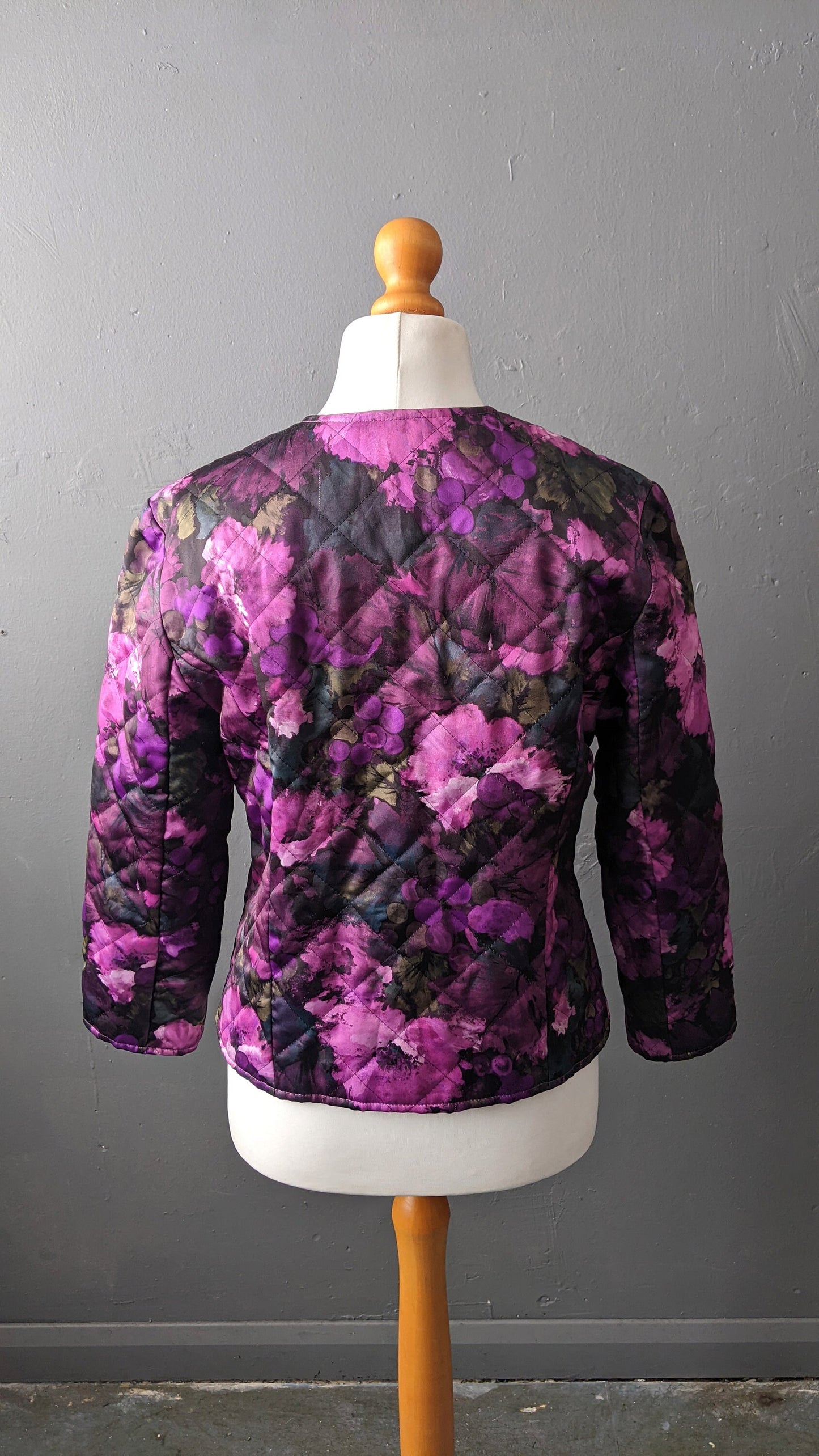 80s Purple Flowers Quilted Jacket, Collarless Padded Coat, Size Large