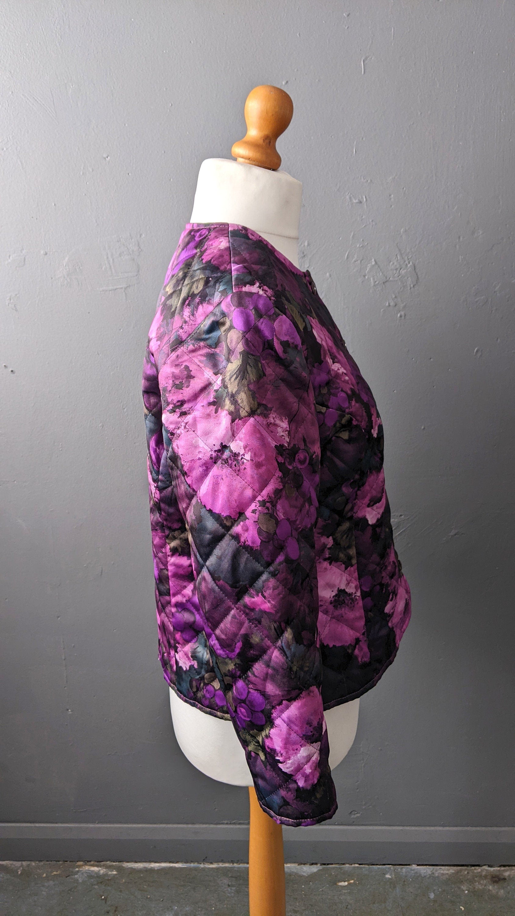80s Purple Flowers Quilted Jacket, Collarless Padded Coat, Size Large