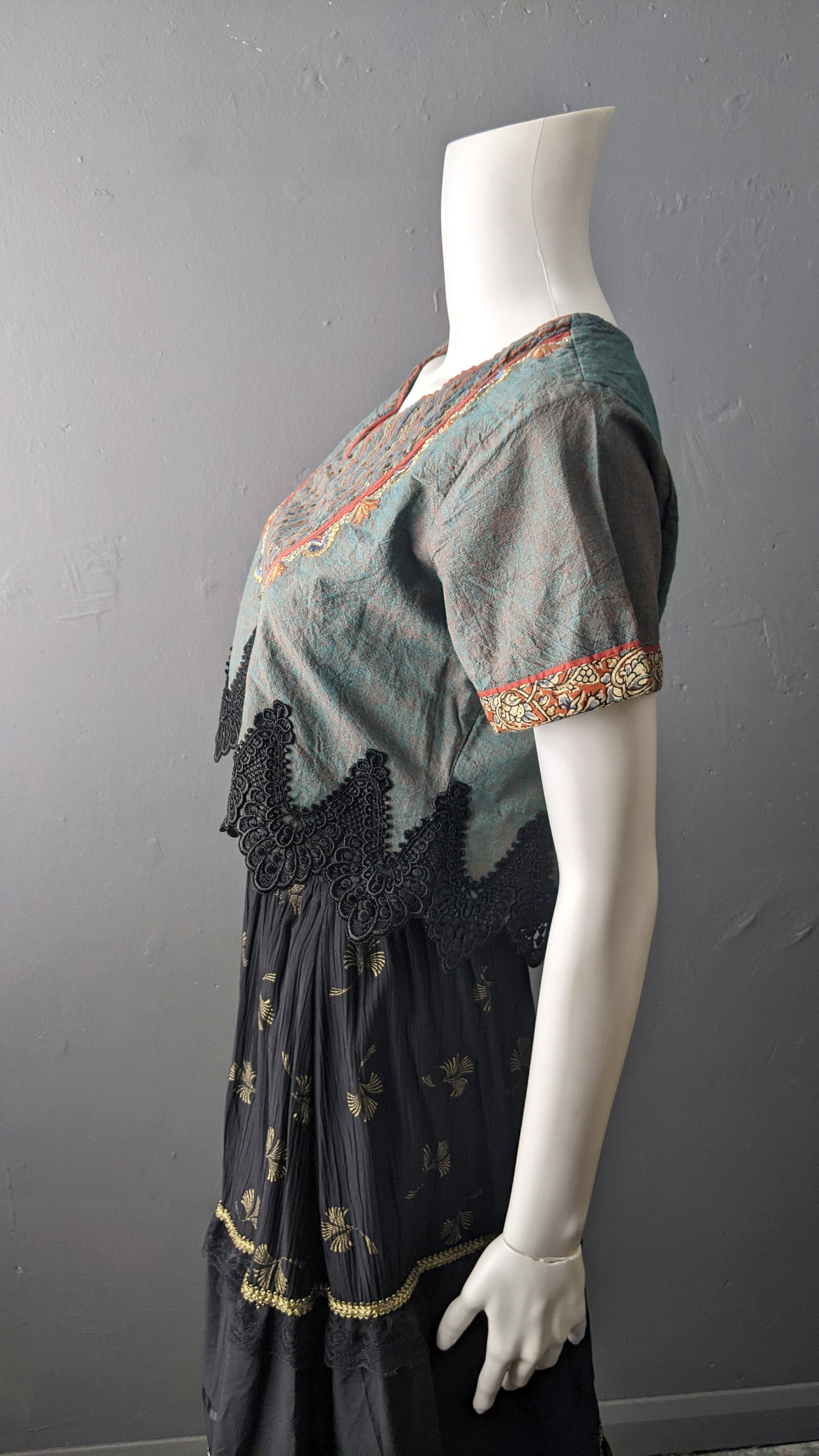 Embroidered Crop Top, Bohemian Hippy, Upcycled Kurti, Size Medium
