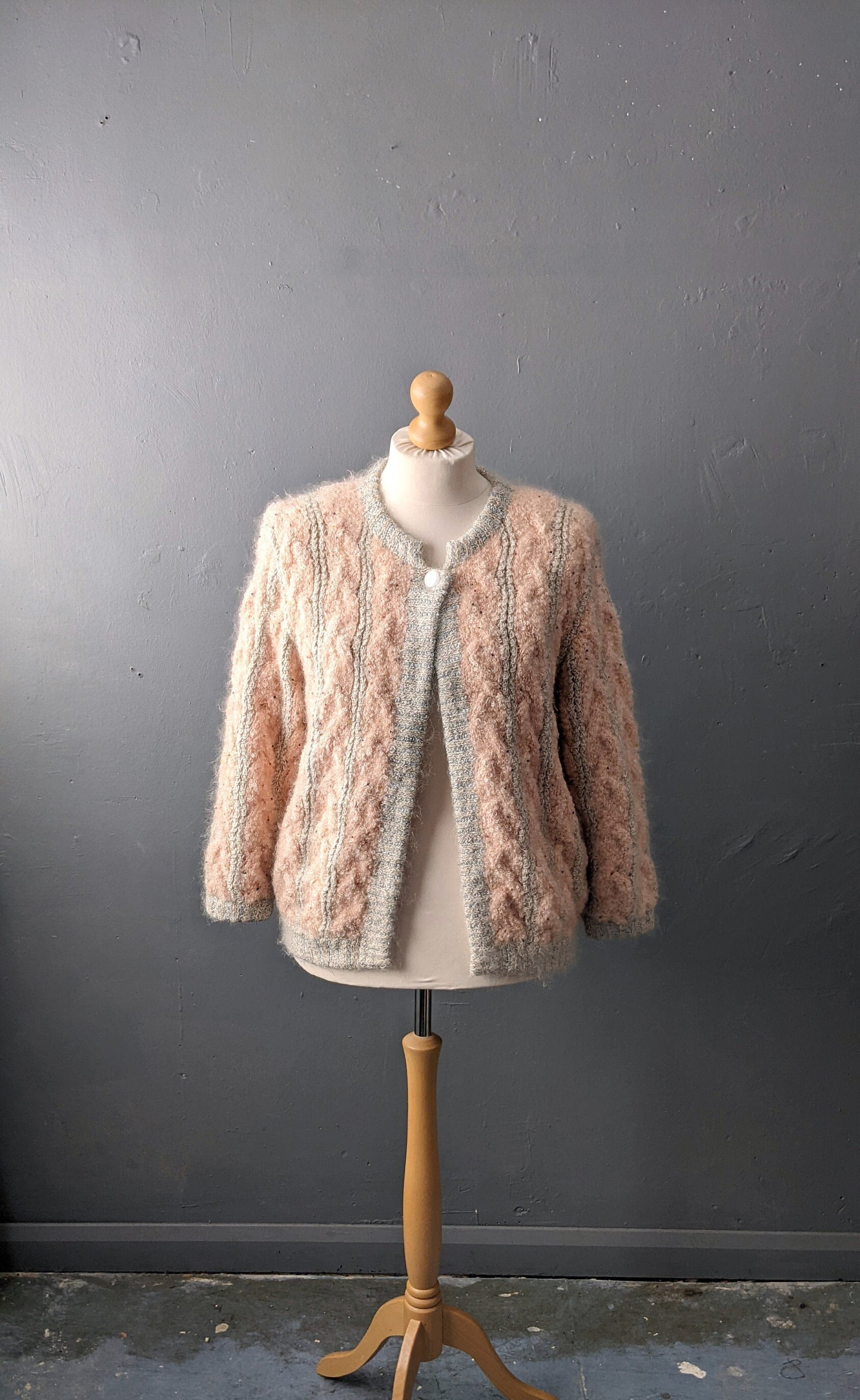 90s Fluffy Wool Cable Knit Cardigan, Chunky Peach Pink Beaded Coatigan, Size Large