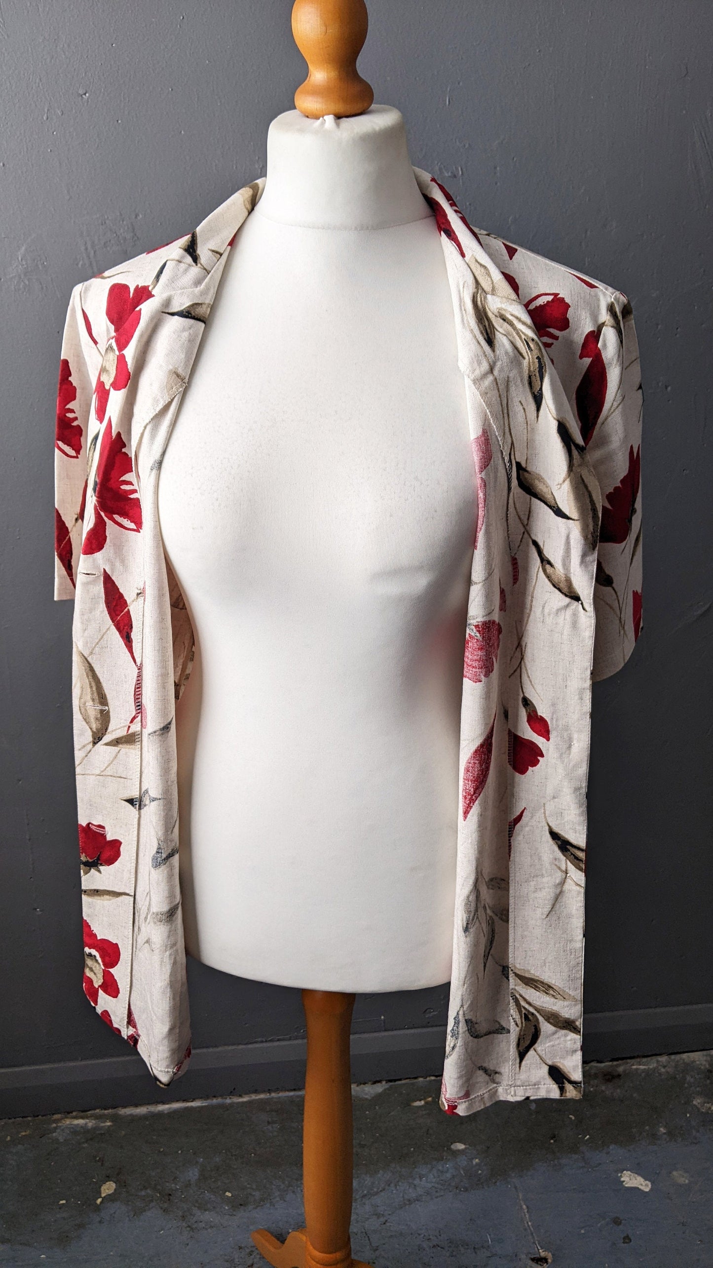Y2K Linen Blend Shirt Jacket with Red Flowers, Short Sleeve Summer Blazer by Canda C&A, Plus Size