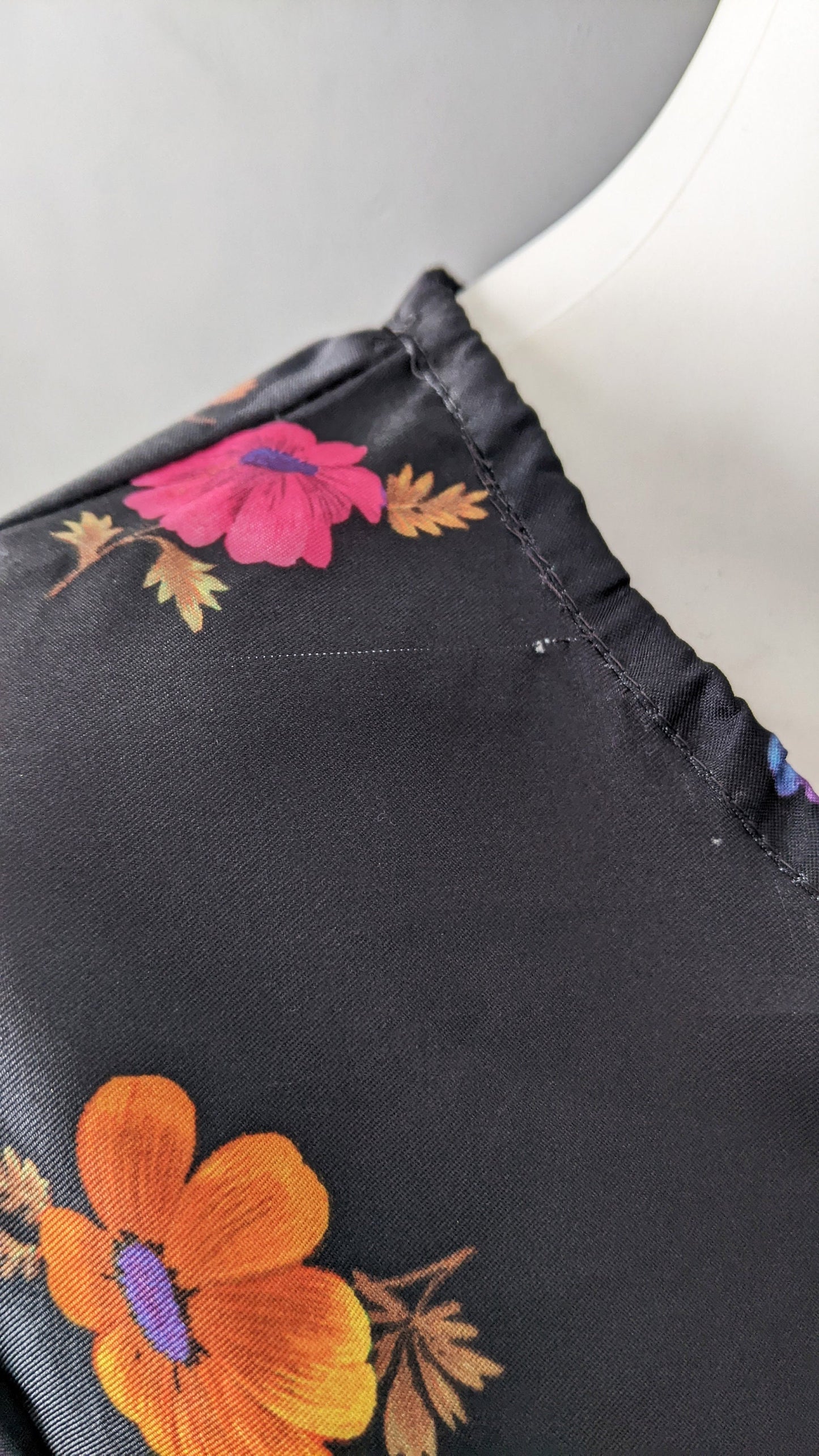 Vintage 70s Day Dress with Multicoloured Falling Flowers, Size Small