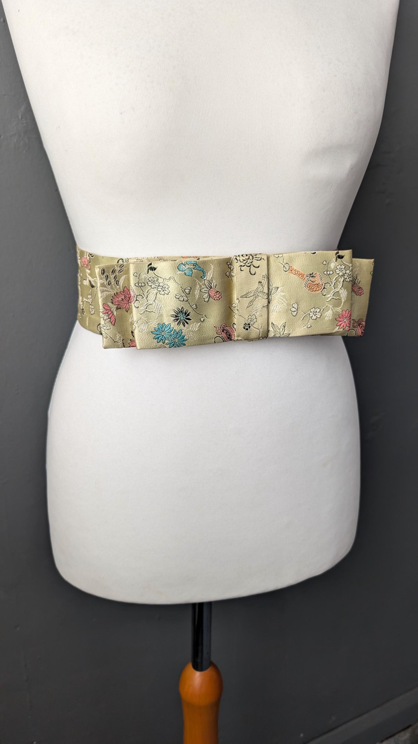 50s Japanese Brocade Belt, Obi Style Bow, Size Large 33 Waist