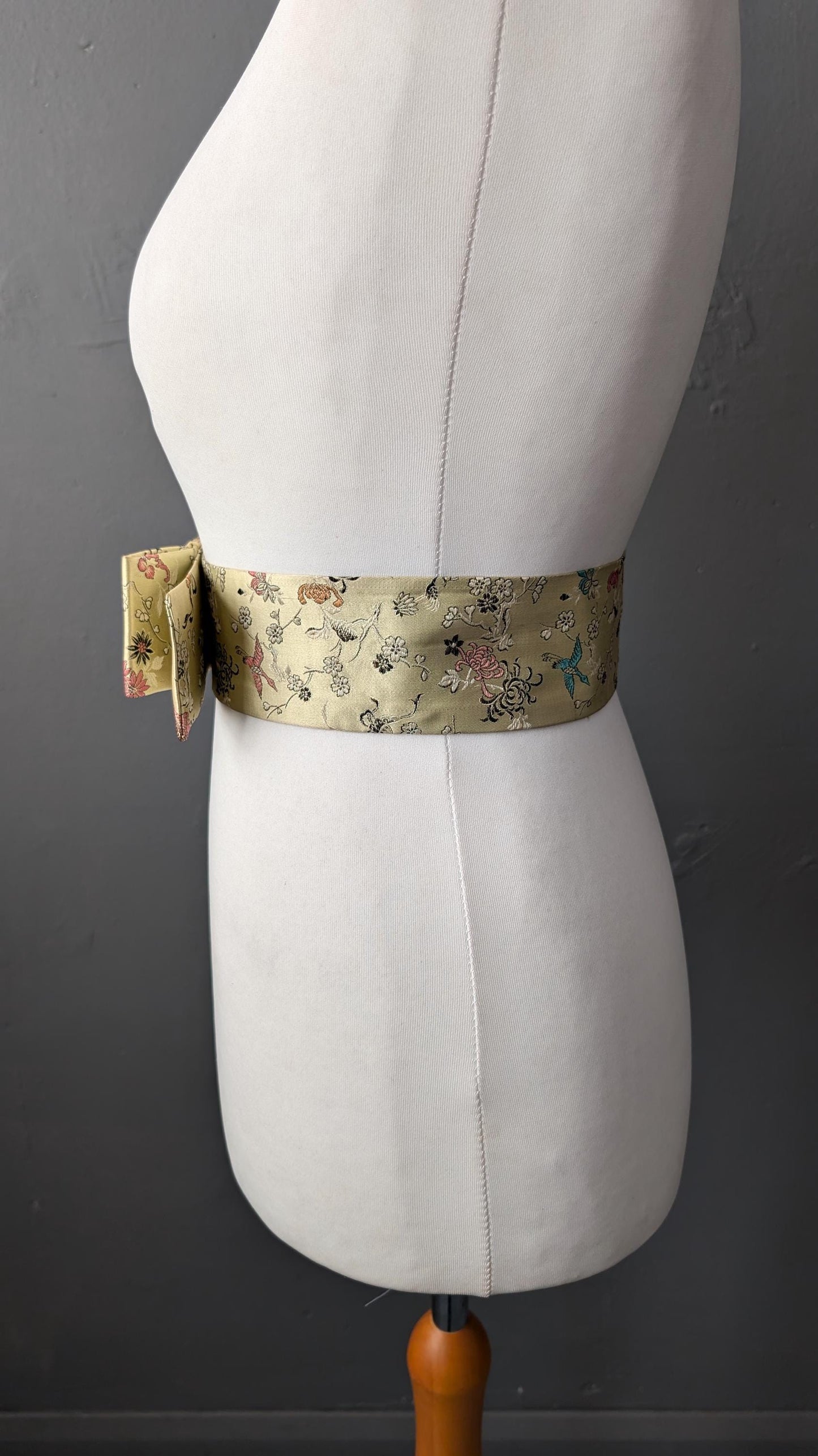 50s Japanese Brocade Belt, Obi Style Bow, Size Large 33 Waist