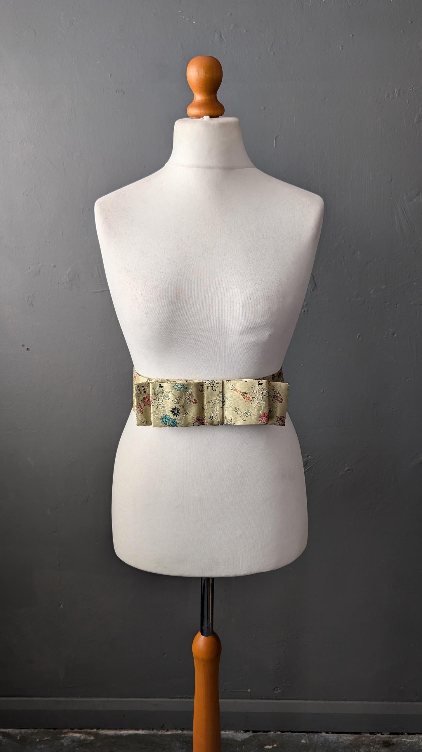 50s Japanese Brocade Belt, Obi Style Bow, Size Large 33 Waist