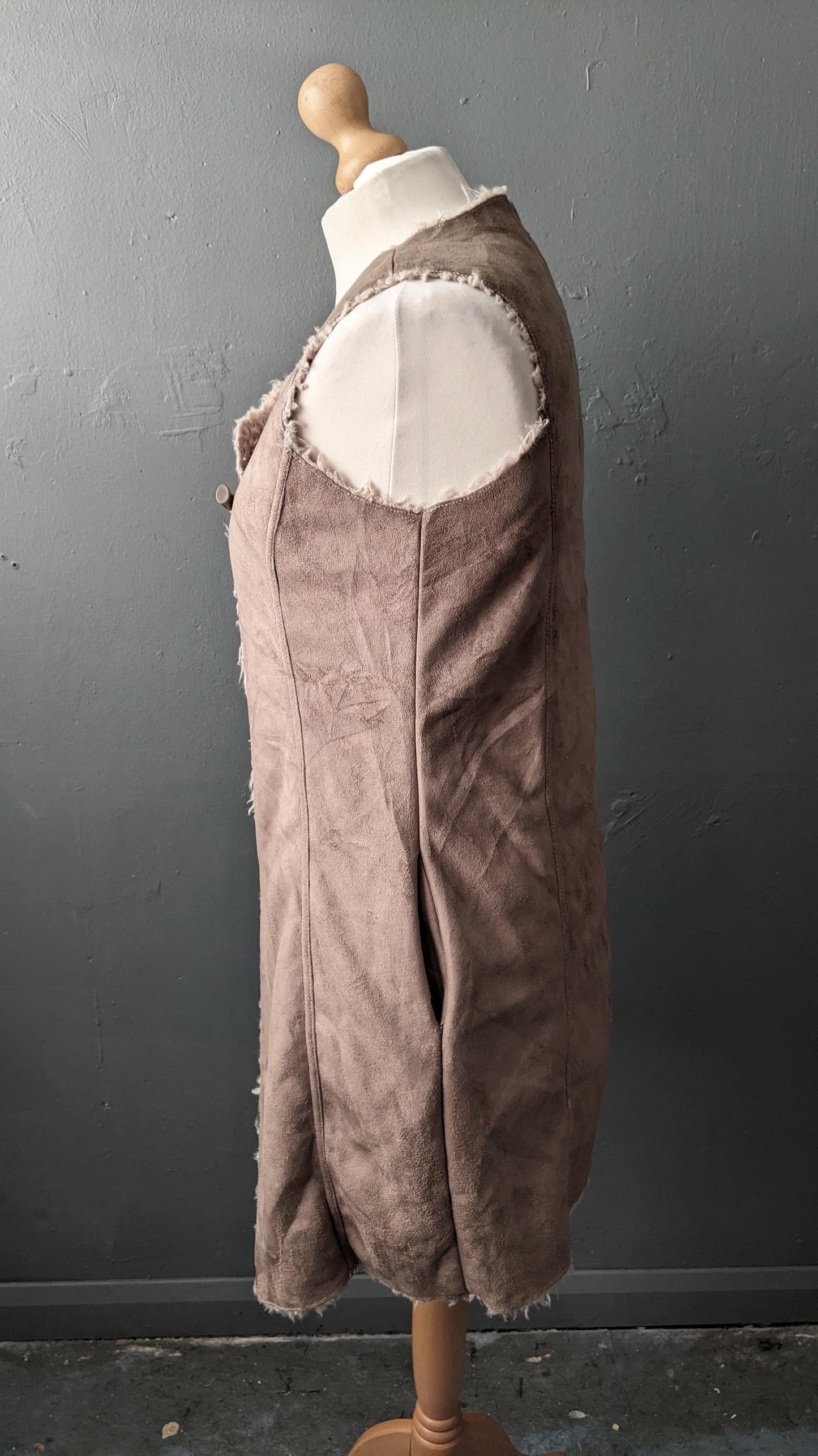 Y2K Faux Sheepskin Gilet, Long Vest Bodywarmer, Size Large