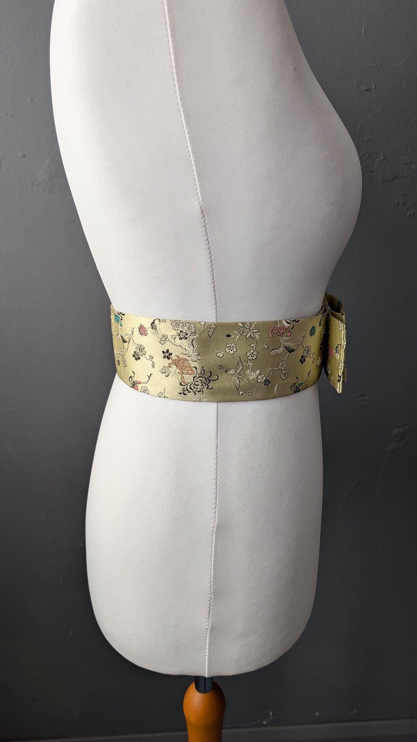 50s Japanese Brocade Belt, Obi Style Bow, Size Large 33 Waist