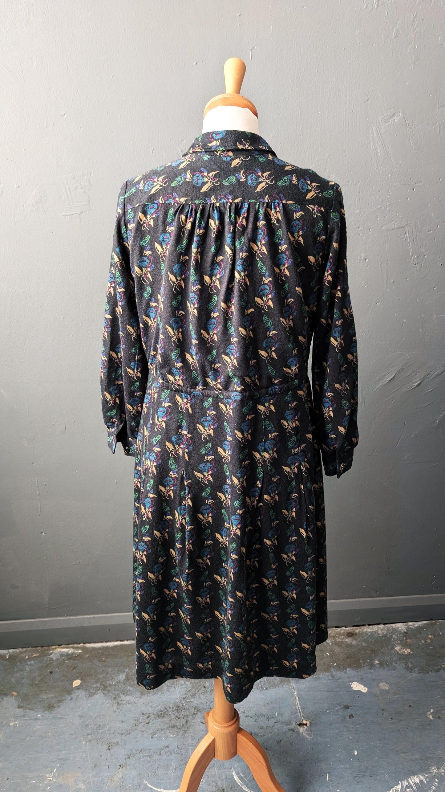 80s Bindweed Flowers Shirt Dress, Dark Cottagecore, Size Medium