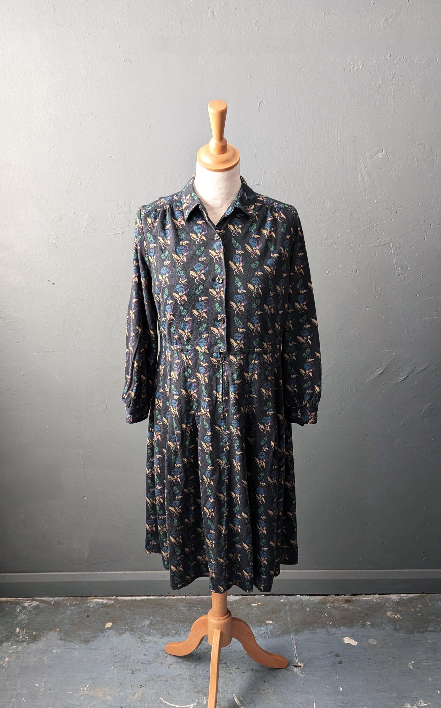 80s Bindweed Flowers Shirt Dress, Dark Cottagecore, Size Medium