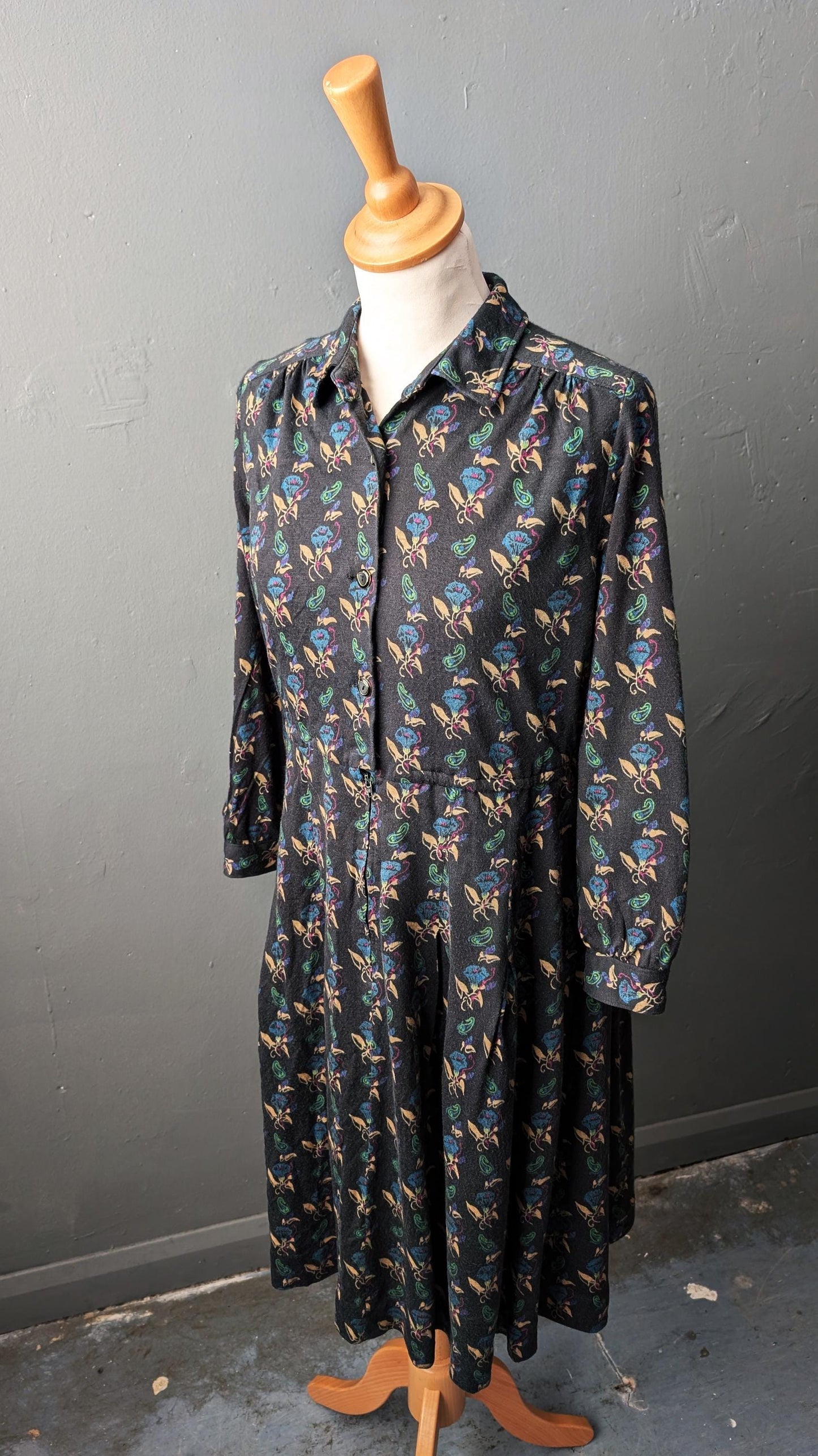 80s Bindweed Flowers Shirt Dress, Dark Cottagecore, Size Medium