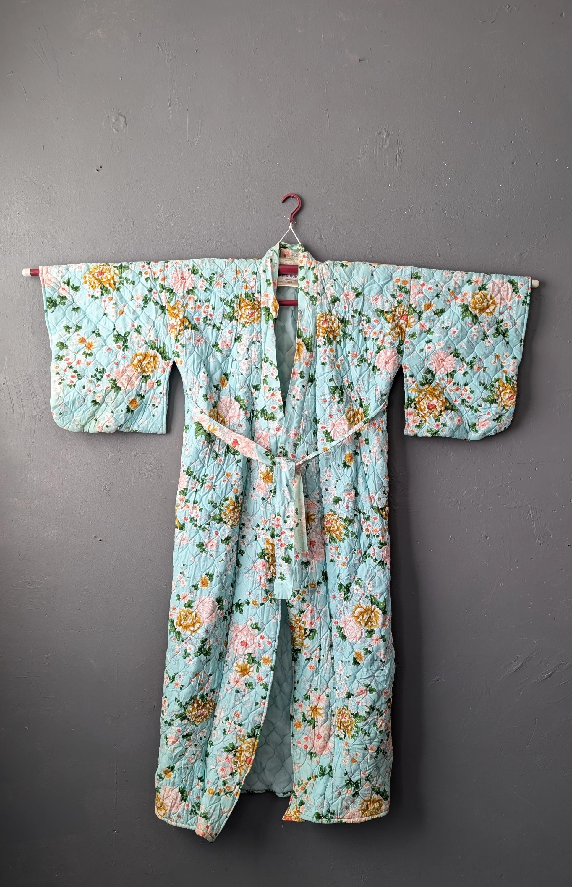 Vintage 1960s Mitsukiku Japanese Quilted Kimono with Chrysanthemum Print, Size Medium Large