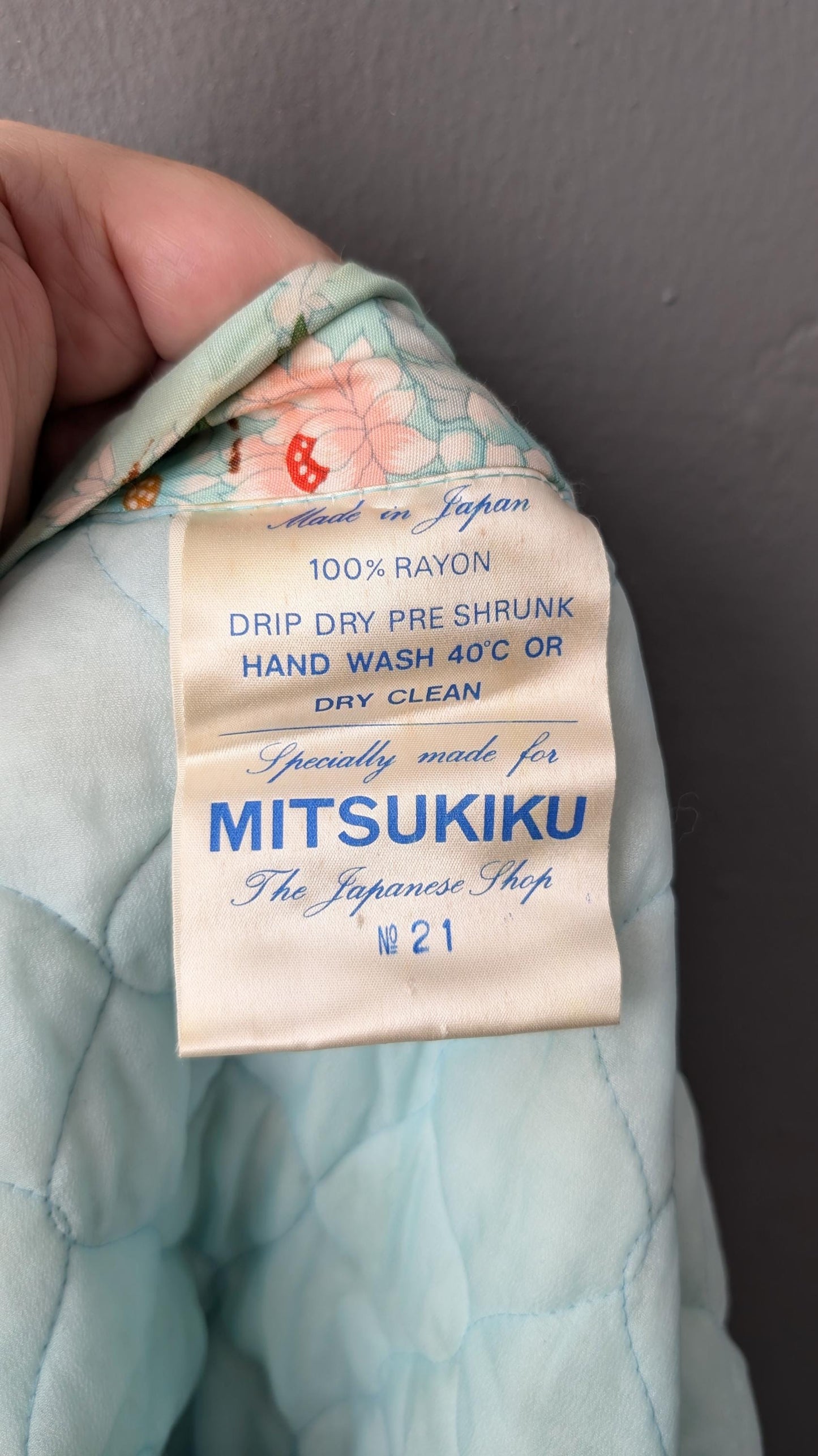 Vintage 1960s Mitsukiku Japanese Quilted Kimono with Chrysanthemum Print, Size Medium Large