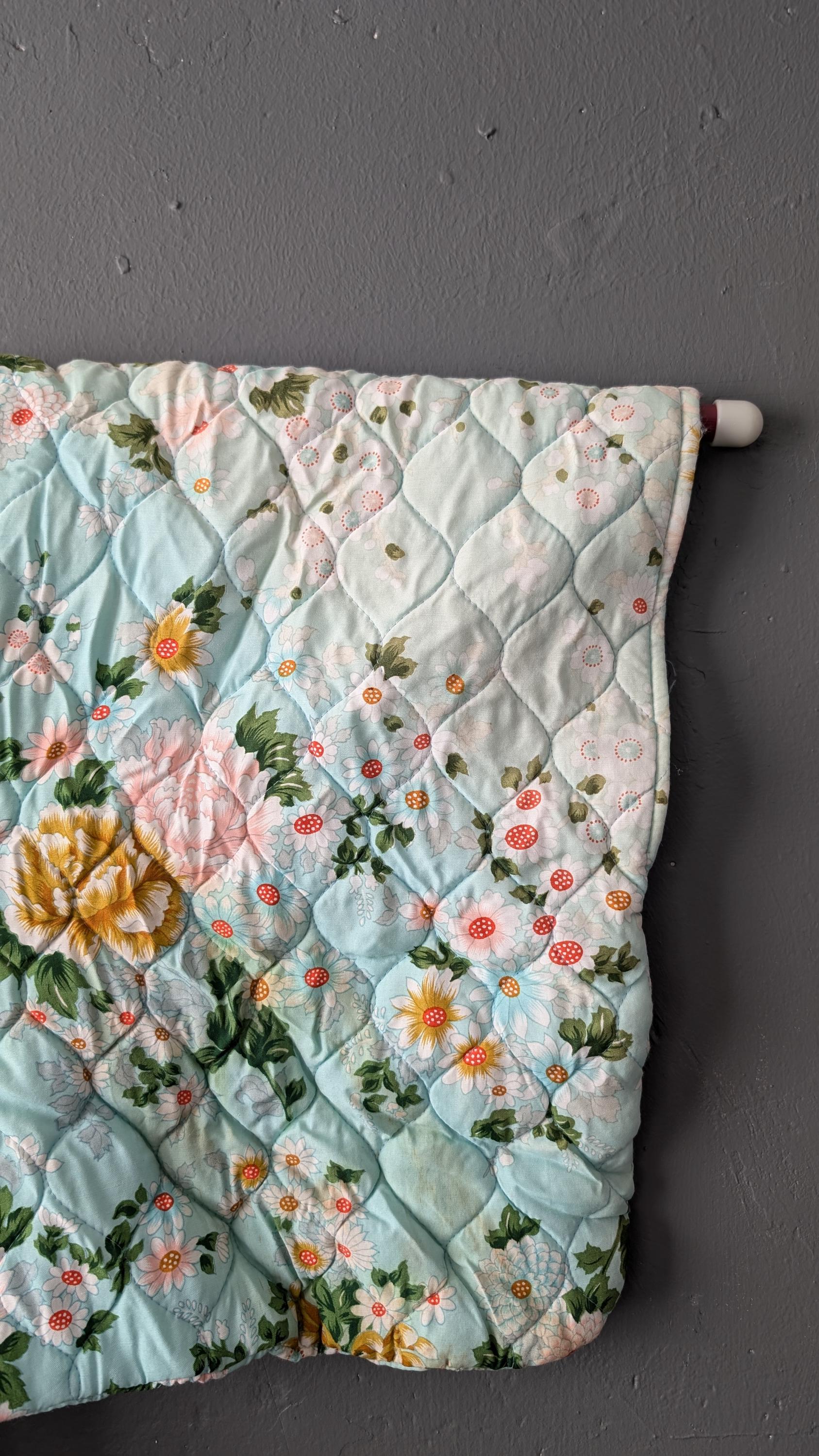 Vintage 1960s Mitsukiku Japanese Quilted Kimono with Chrysanthemum Print, Size Medium Large