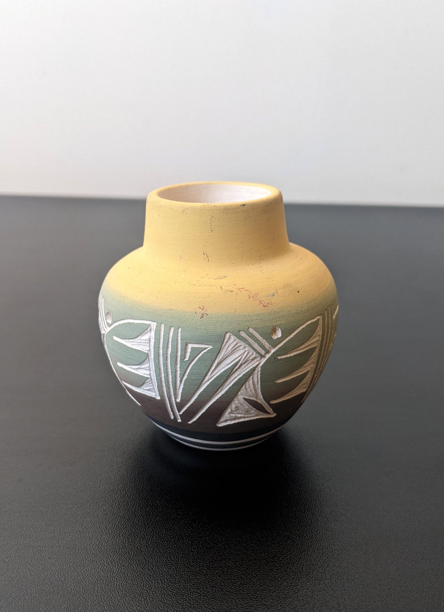 Small Mesa Verde Pots, Navajo Ute Studio Art Pottery