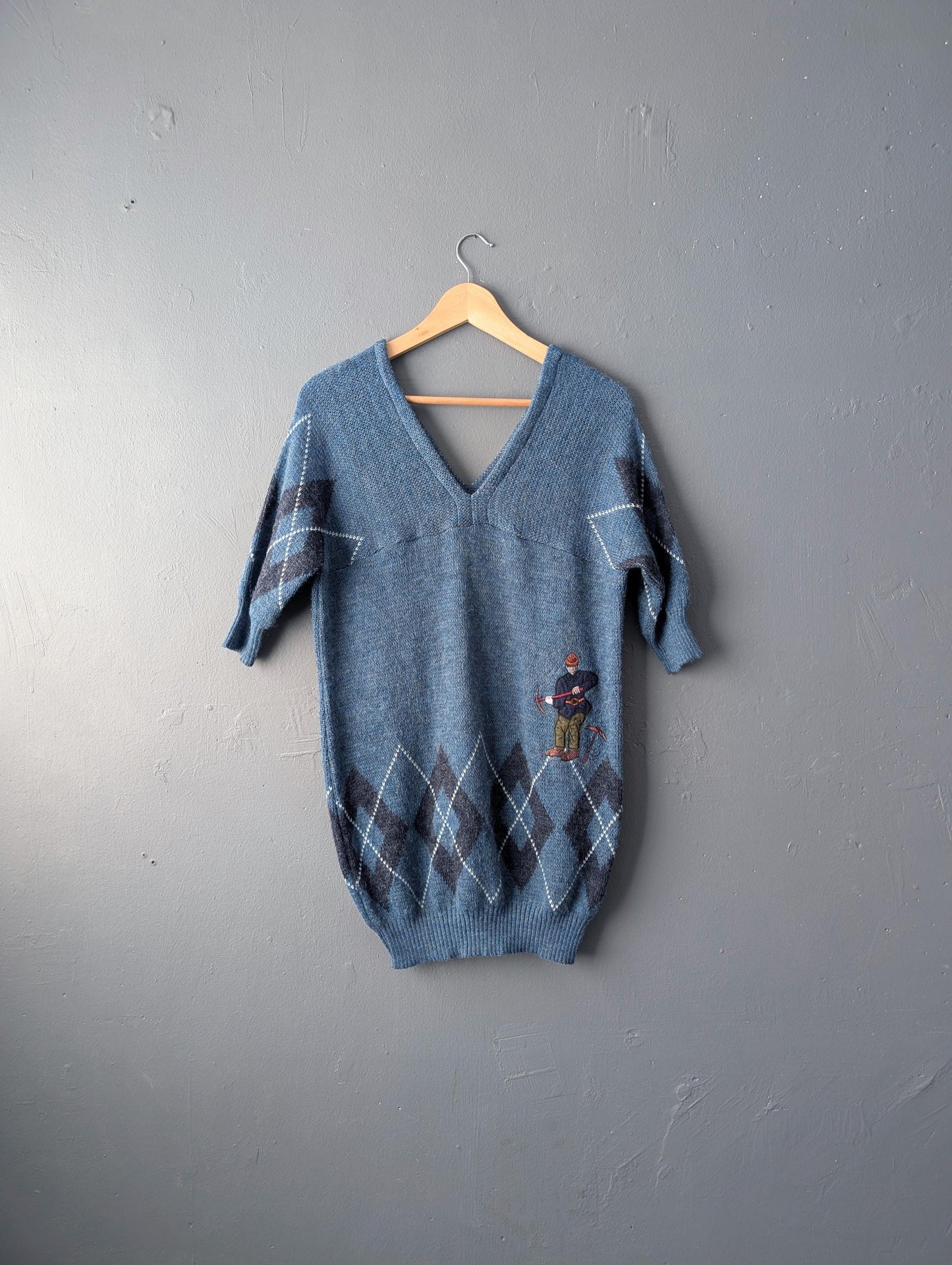 Embroidered Argyle Sweater with Alpine Climber, Size Medium