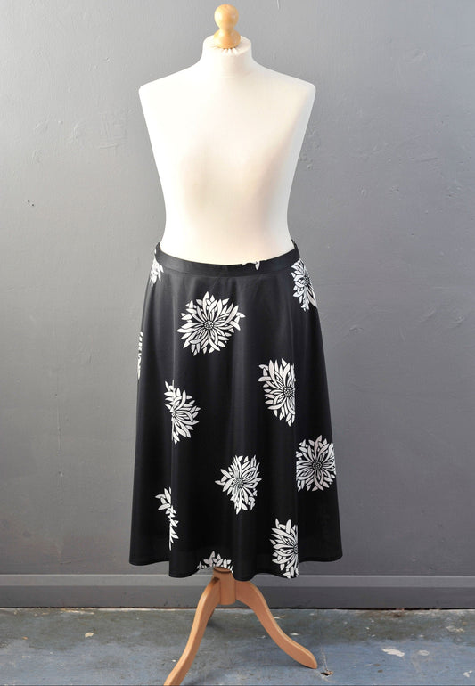 80s Monochrome Chrysanthemum Midi Skirt, Kiku Flowers, Plus Size