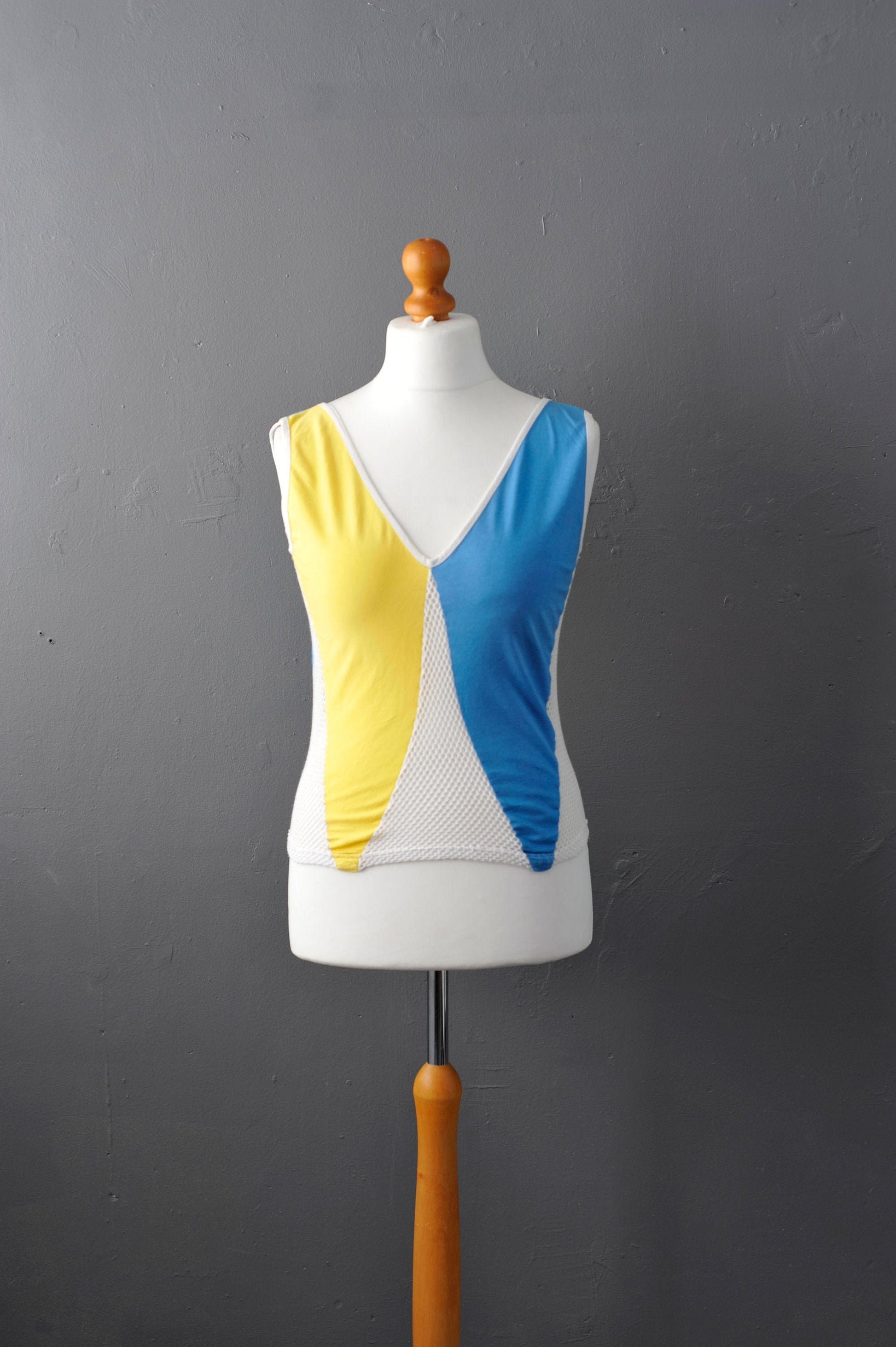 80s Fishnet Top, Summer Sleeveless Tank Vest, Size Medium