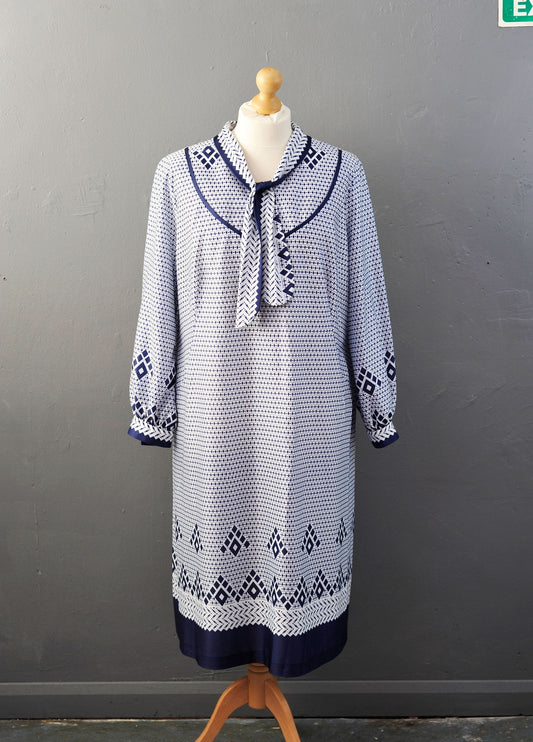 70s Plus Size House Dress with Sailor Collar, Loose Fit Nautical Style