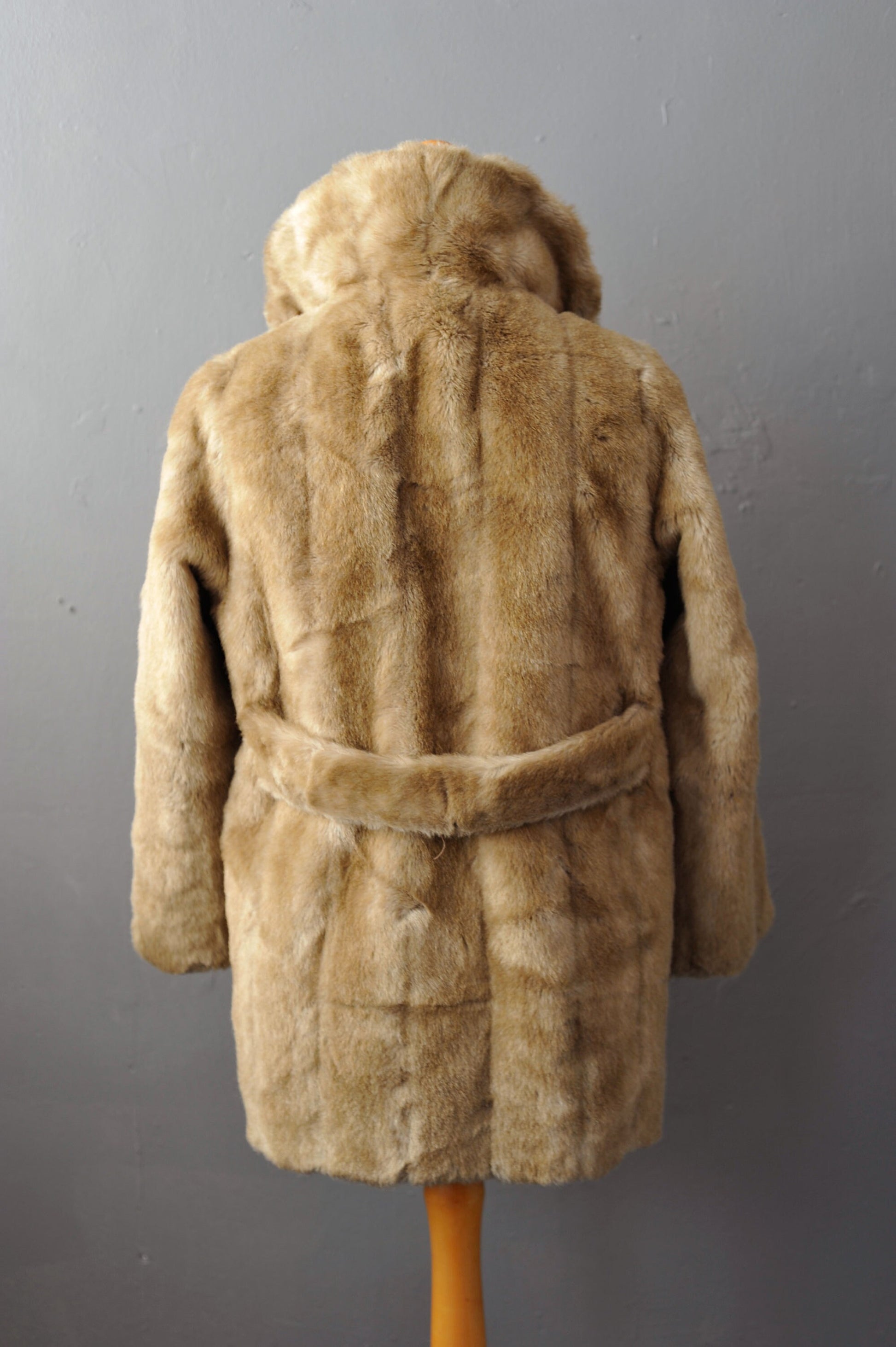80s Tyber Faux Fur Coat in Honey Blonde, Vegan Winter Jacket, Size Medium