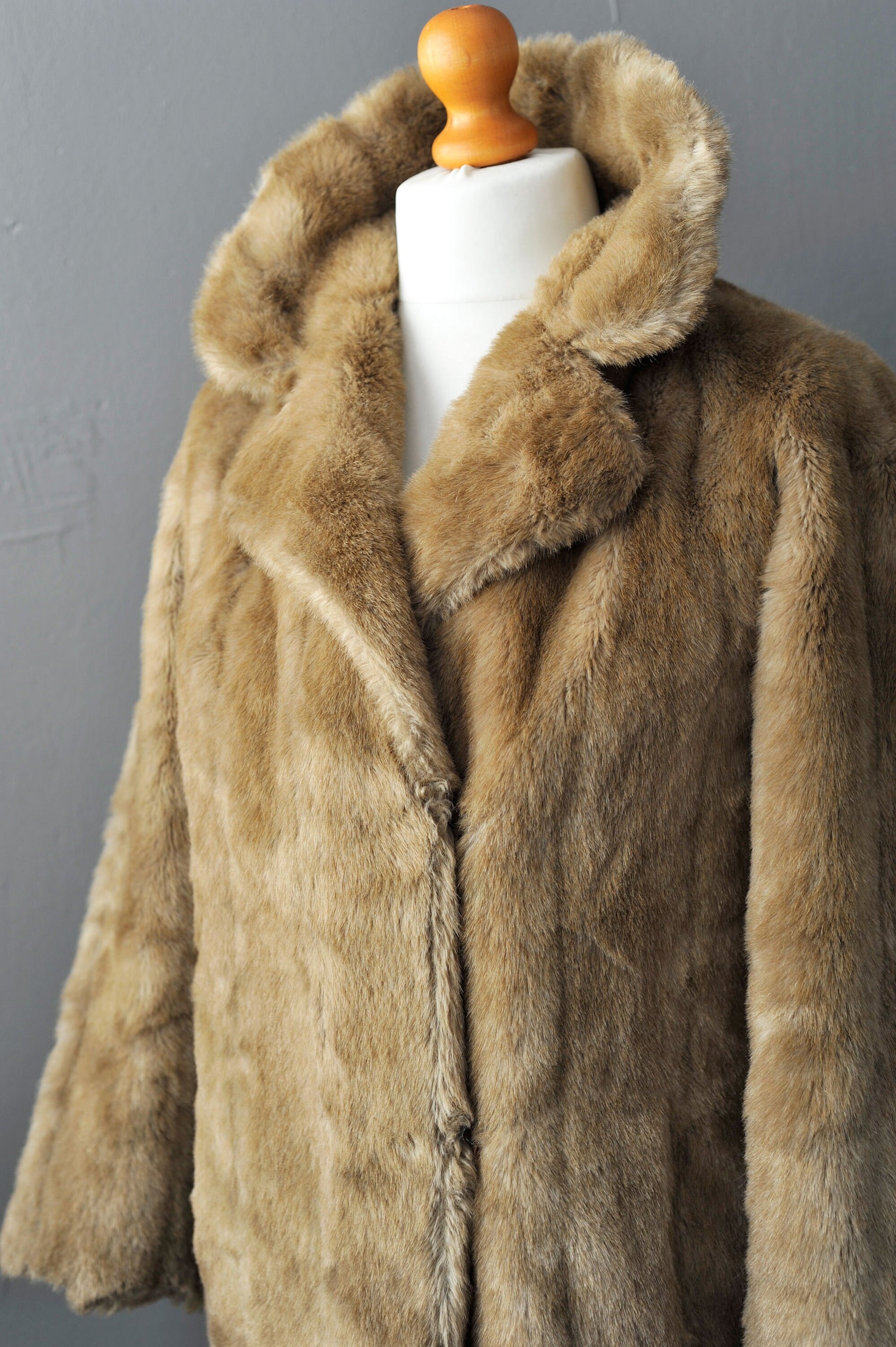 80s Tyber Faux Fur Coat in Honey Blonde, Vegan Winter Jacket, Size Medium