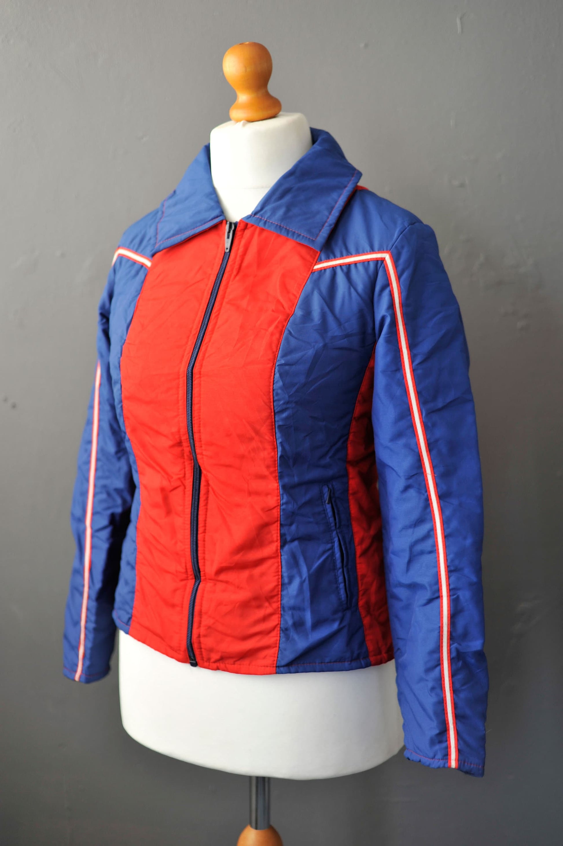 Ladies 70s Ski Jacket, Winter Sports Coat, Size Medium