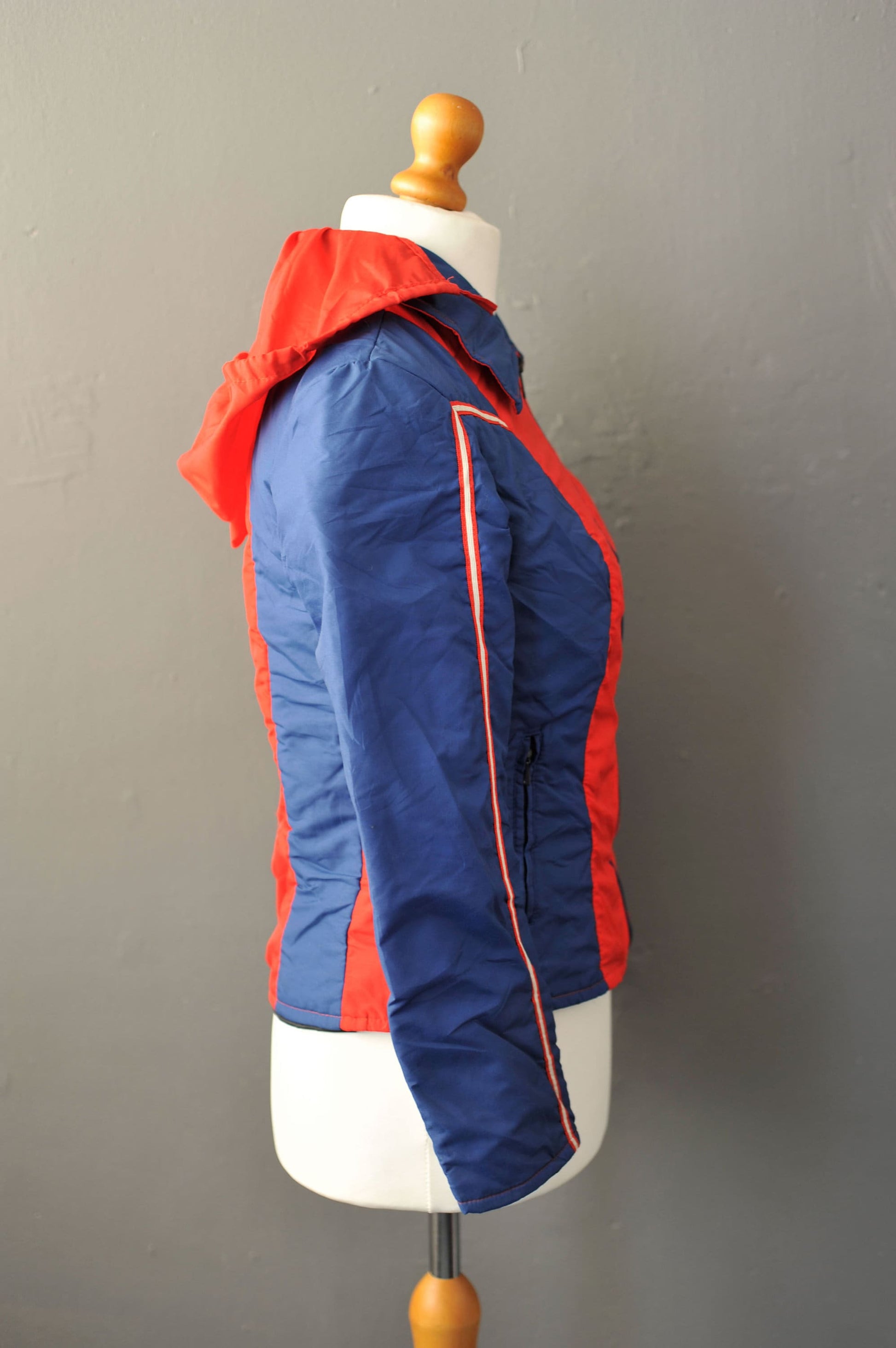 Ladies 70s Ski Jacket, Winter Sports Coat, Size Medium