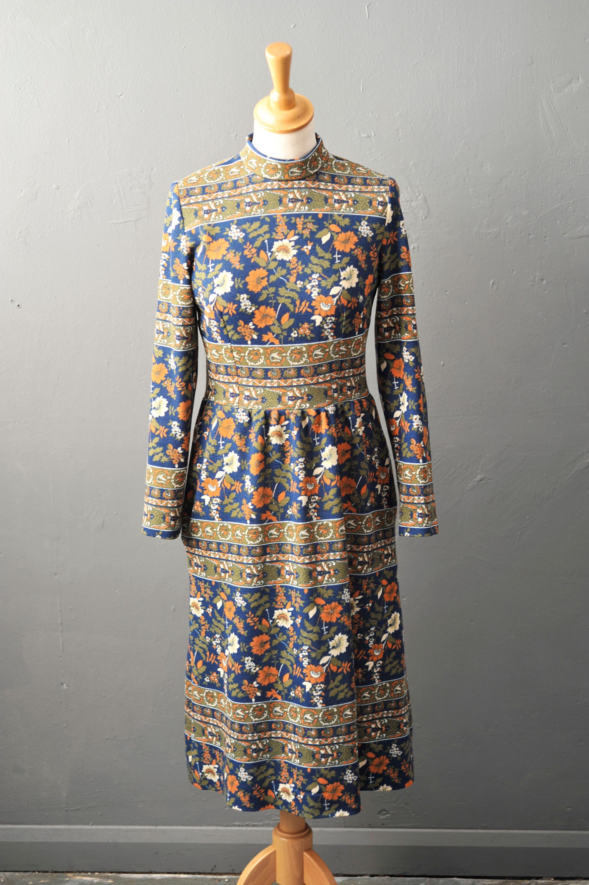 60s Horrockses Midi Dress with Arts and Crafts Style Print, High Collar, Size Small