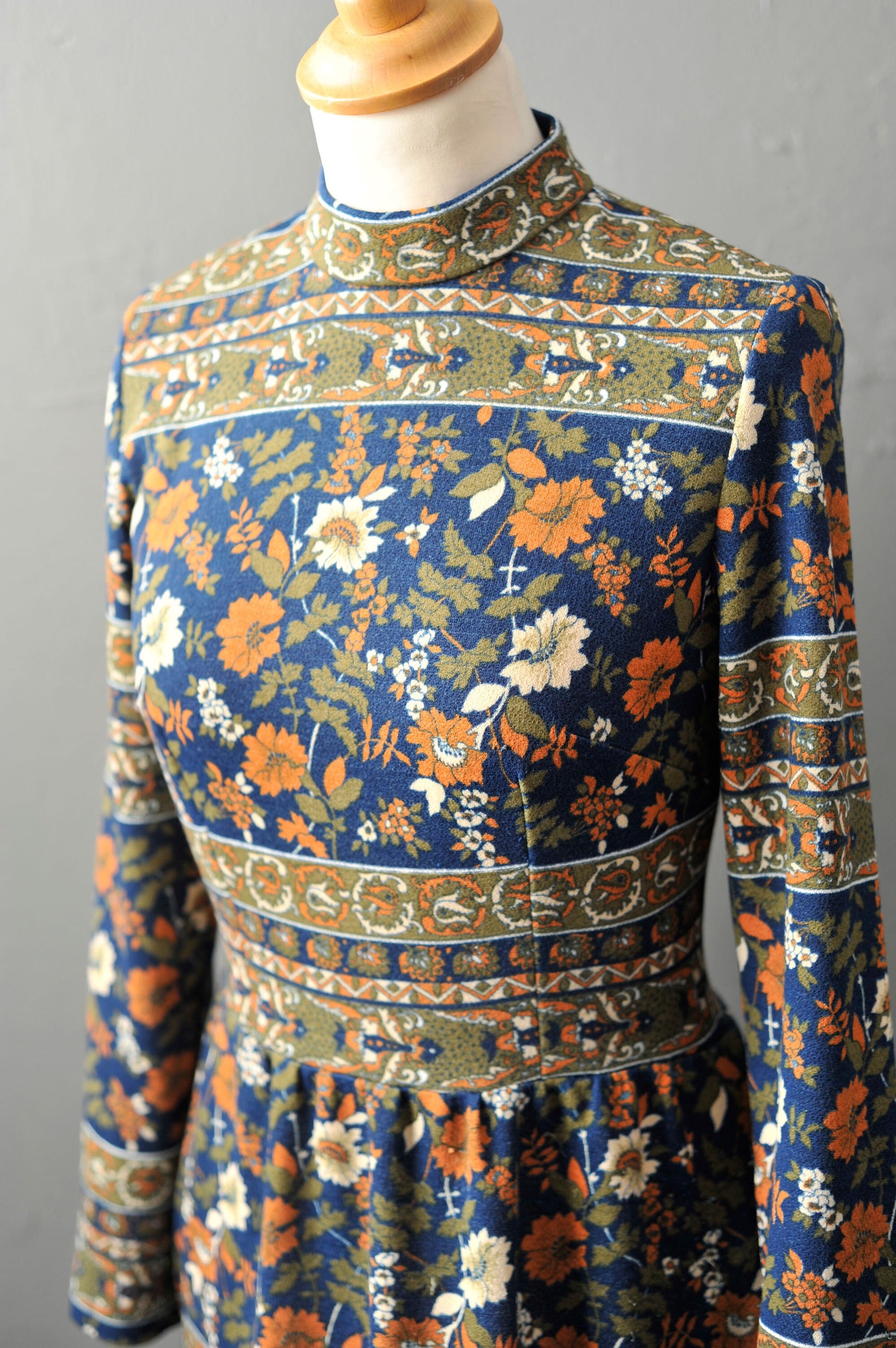 60s Horrockses Midi Dress with Arts and Crafts Style Print, High Collar, Size Small