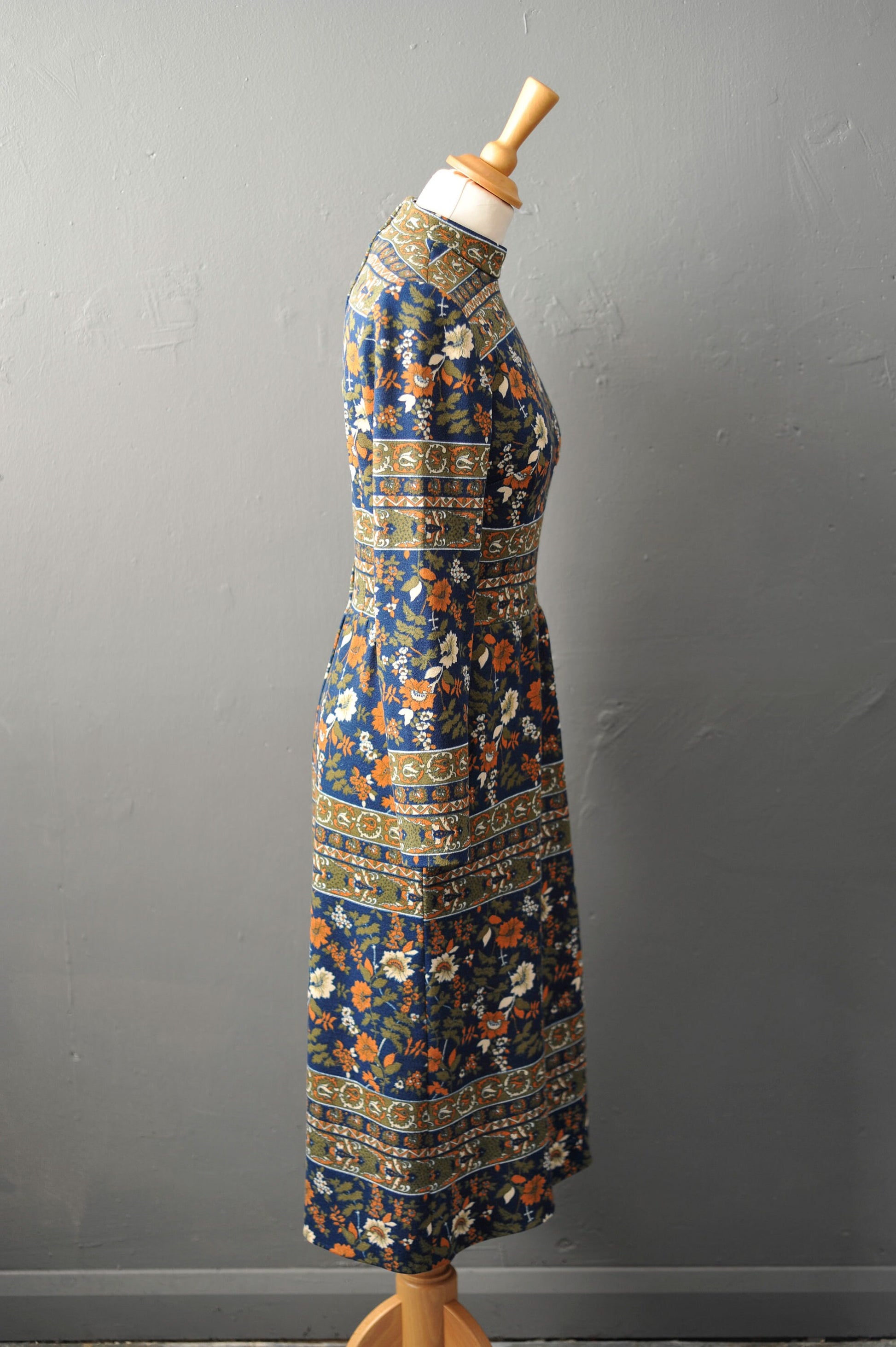 60s Horrockses Midi Dress with Arts and Crafts Style Print, High Collar, Size Small