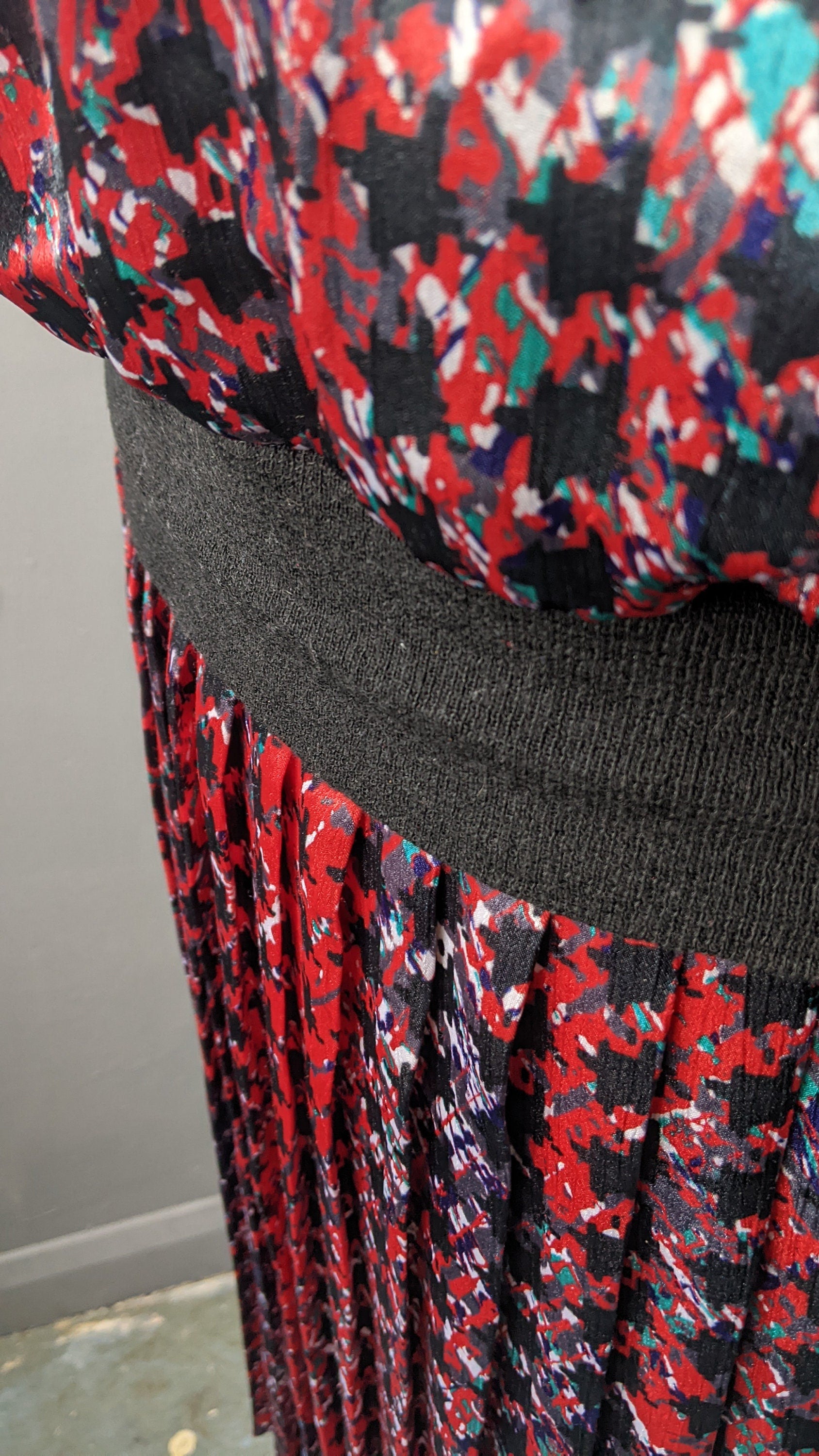 80s Houndstooth Satin Pleated Dress with Twenties Inspired Drop Waist, Size Medium