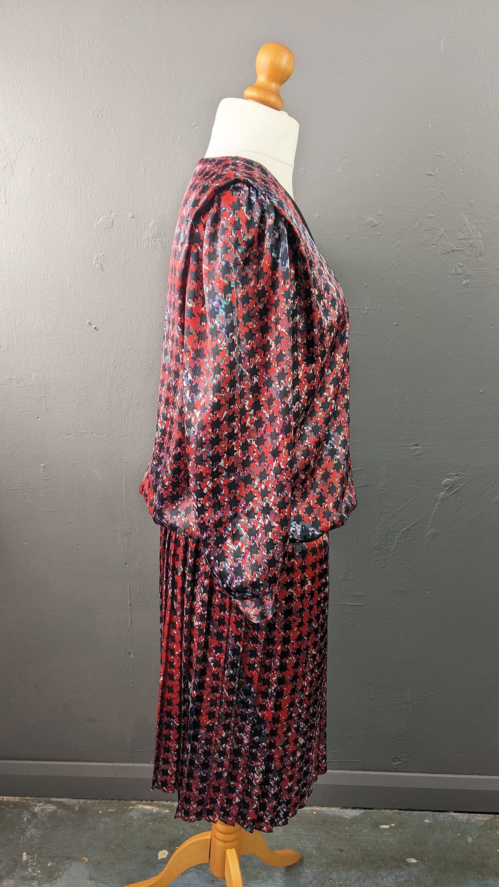 80s Houndstooth Satin Pleated Dress with Twenties Inspired Drop Waist, Size Medium