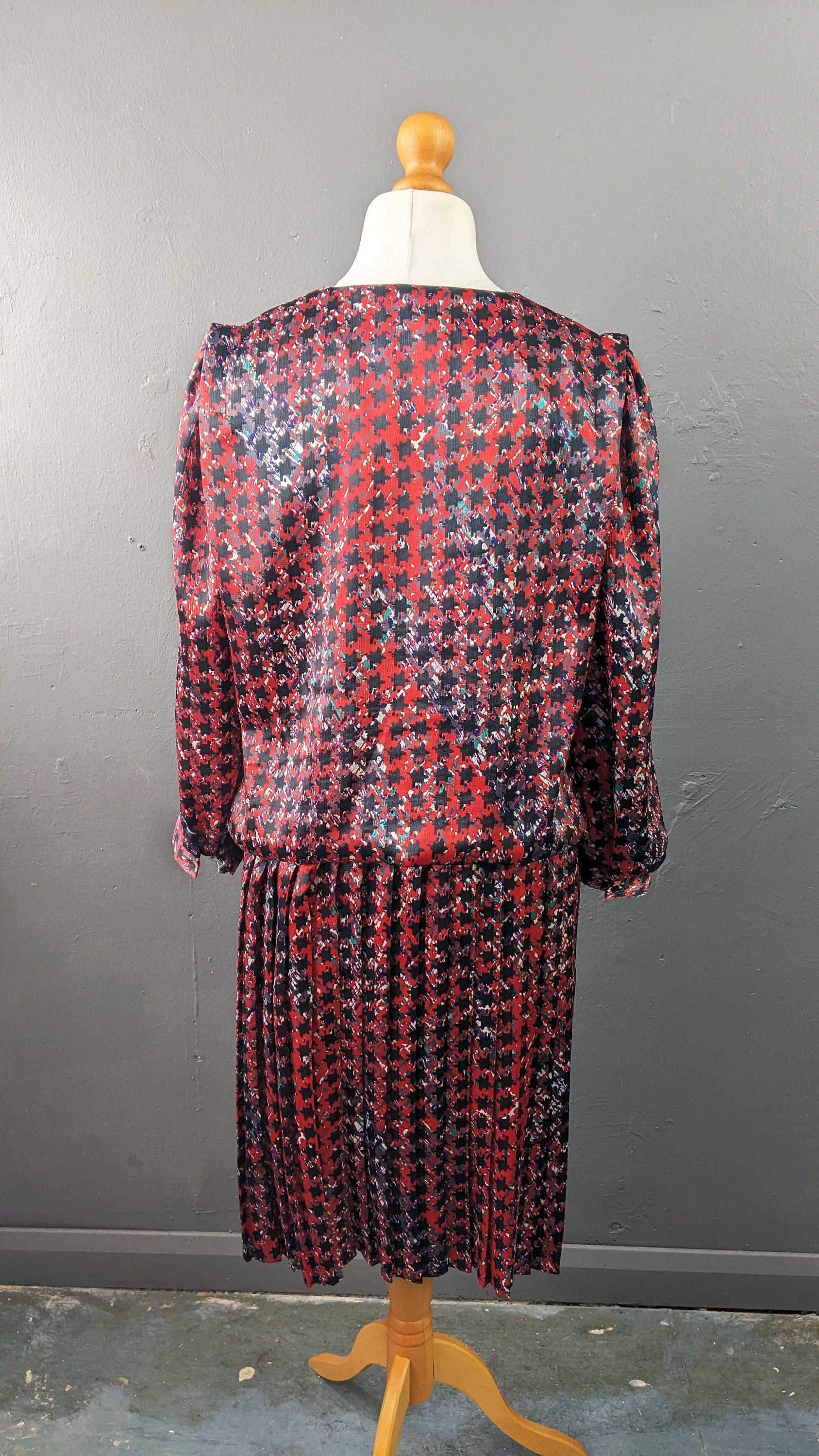 80s Houndstooth Satin Pleated Dress with Twenties Inspired Drop Waist, Size Medium