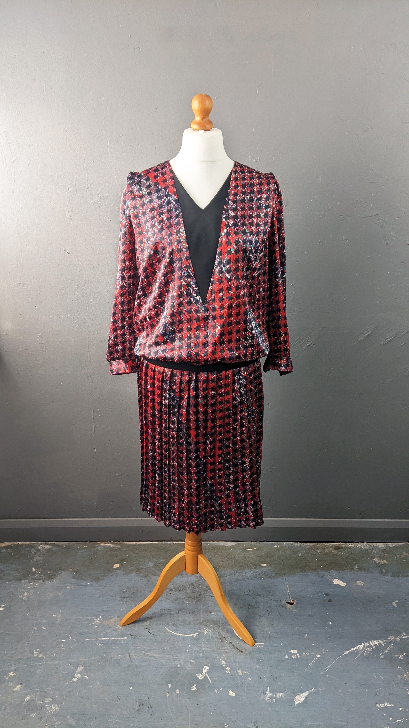 80s Houndstooth Satin Pleated Dress with Twenties Inspired Drop Waist, Size Medium