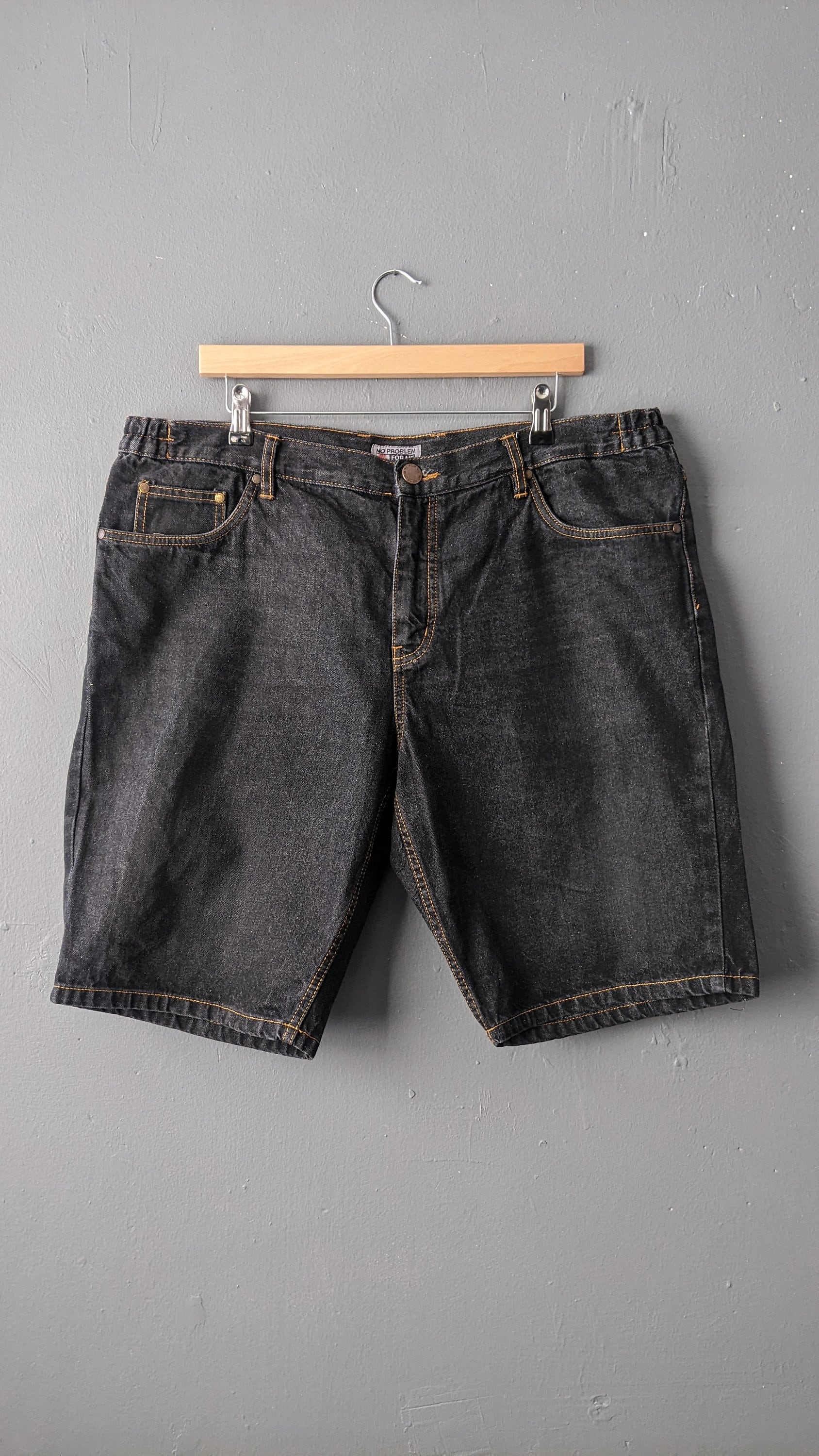 Mens Vintage Black Denim Shorts, Y2K Beach Shorts, Size Large 40S