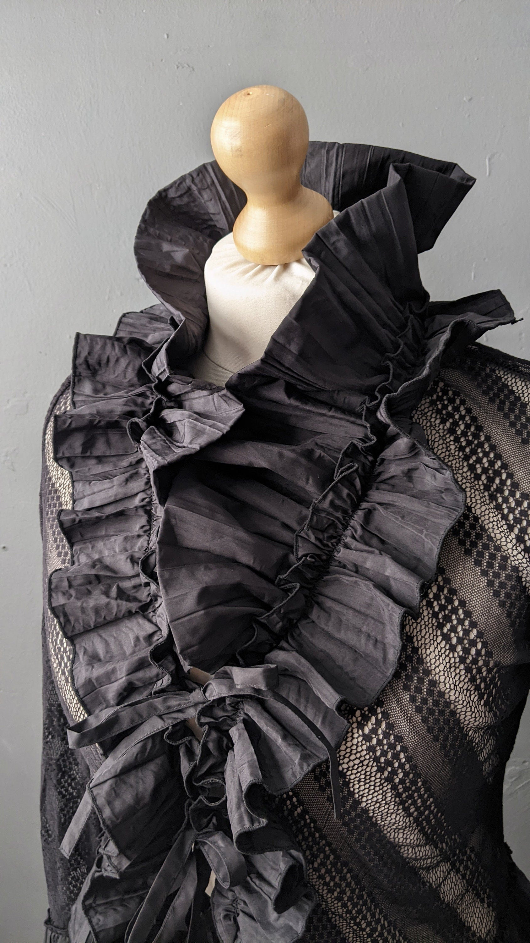 90s Gothic Black Lace Top with Extravagant Ruffles, Size Medium Large