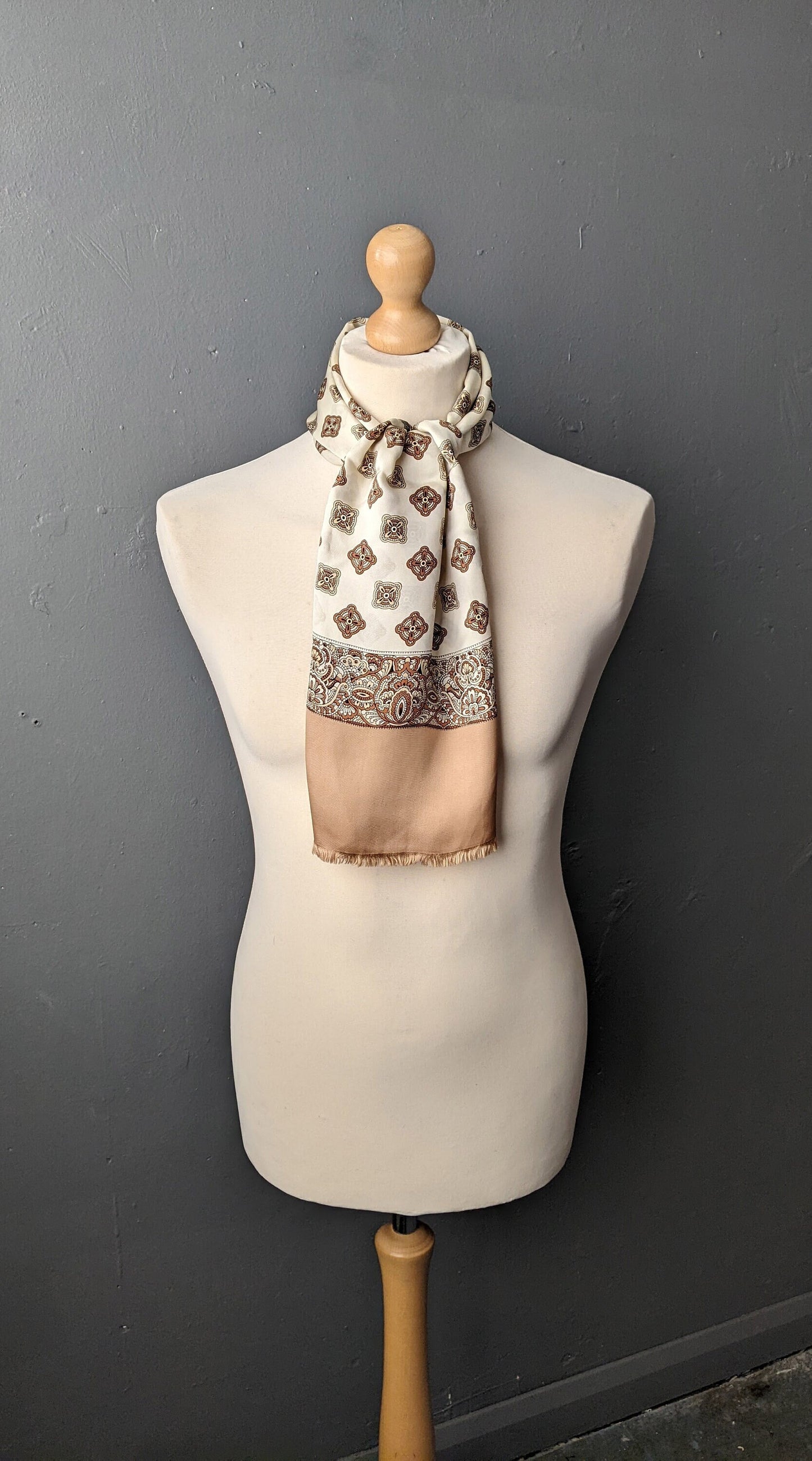 Mens Satin Mod Scarf, 60s Cream Casual Cravat