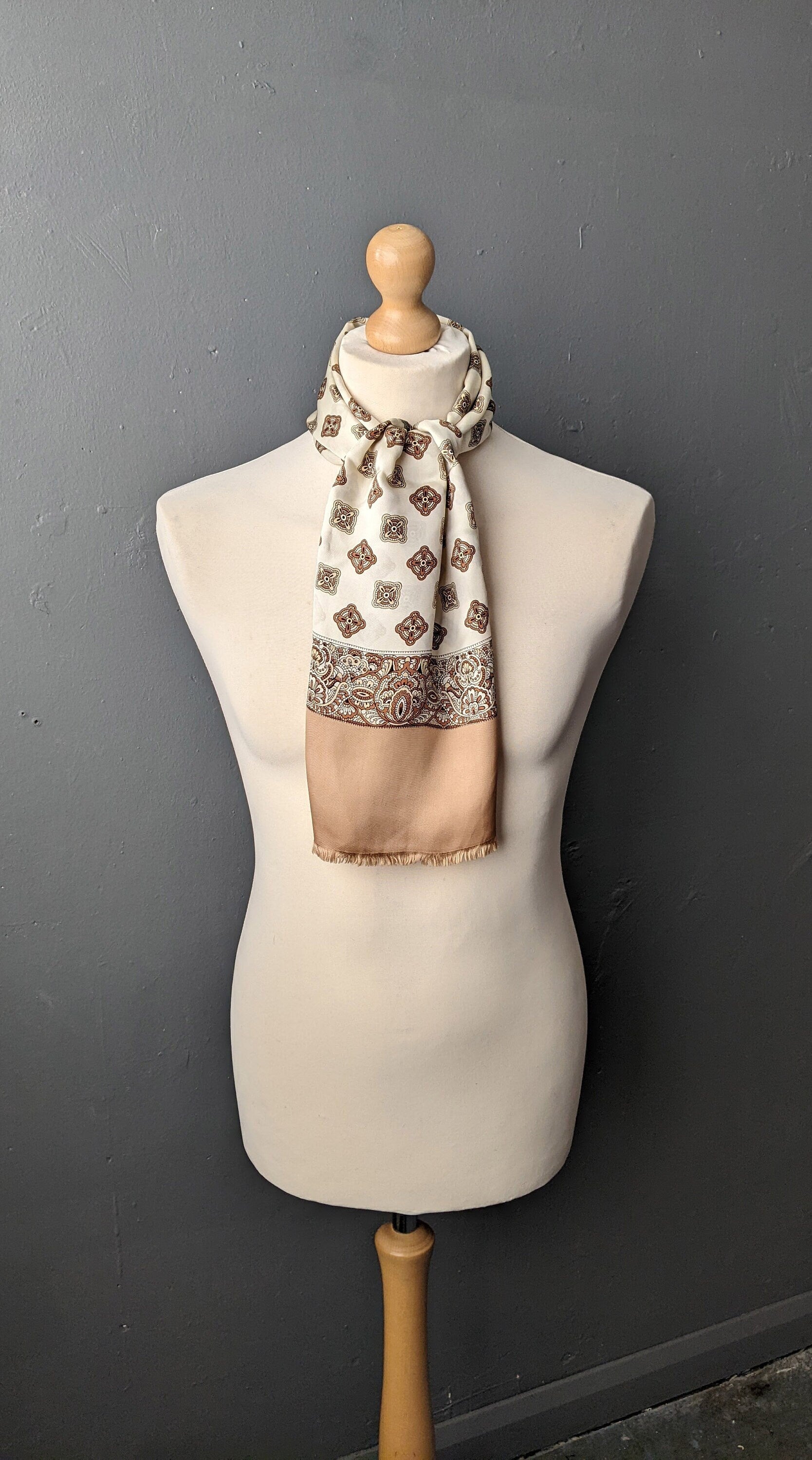 Mens Satin Mod Scarf, 60s Cream Casual Cravat